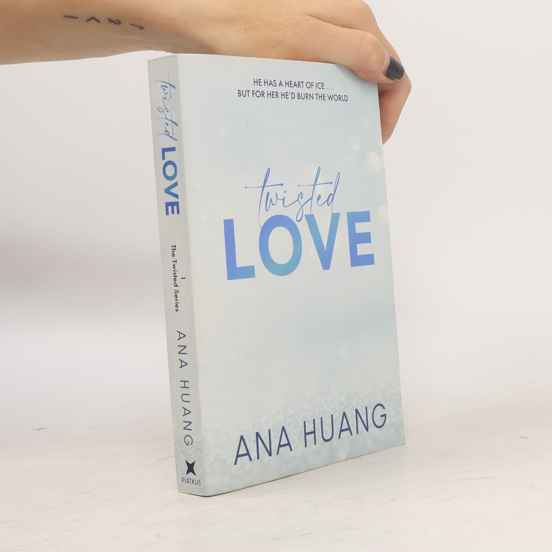Ana Huang Twisted love. Twisted book one