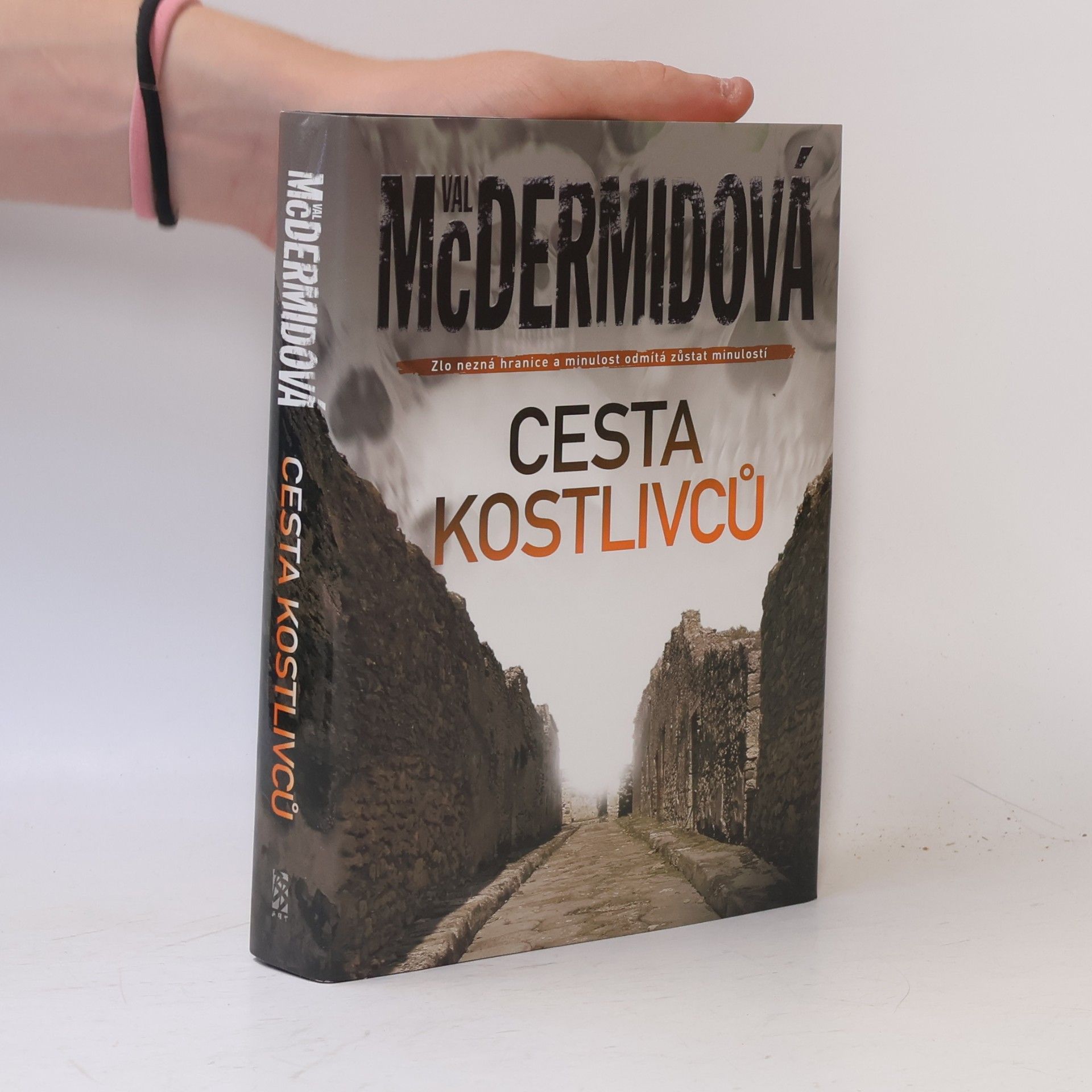 Val McDermid Cesta kostlivců