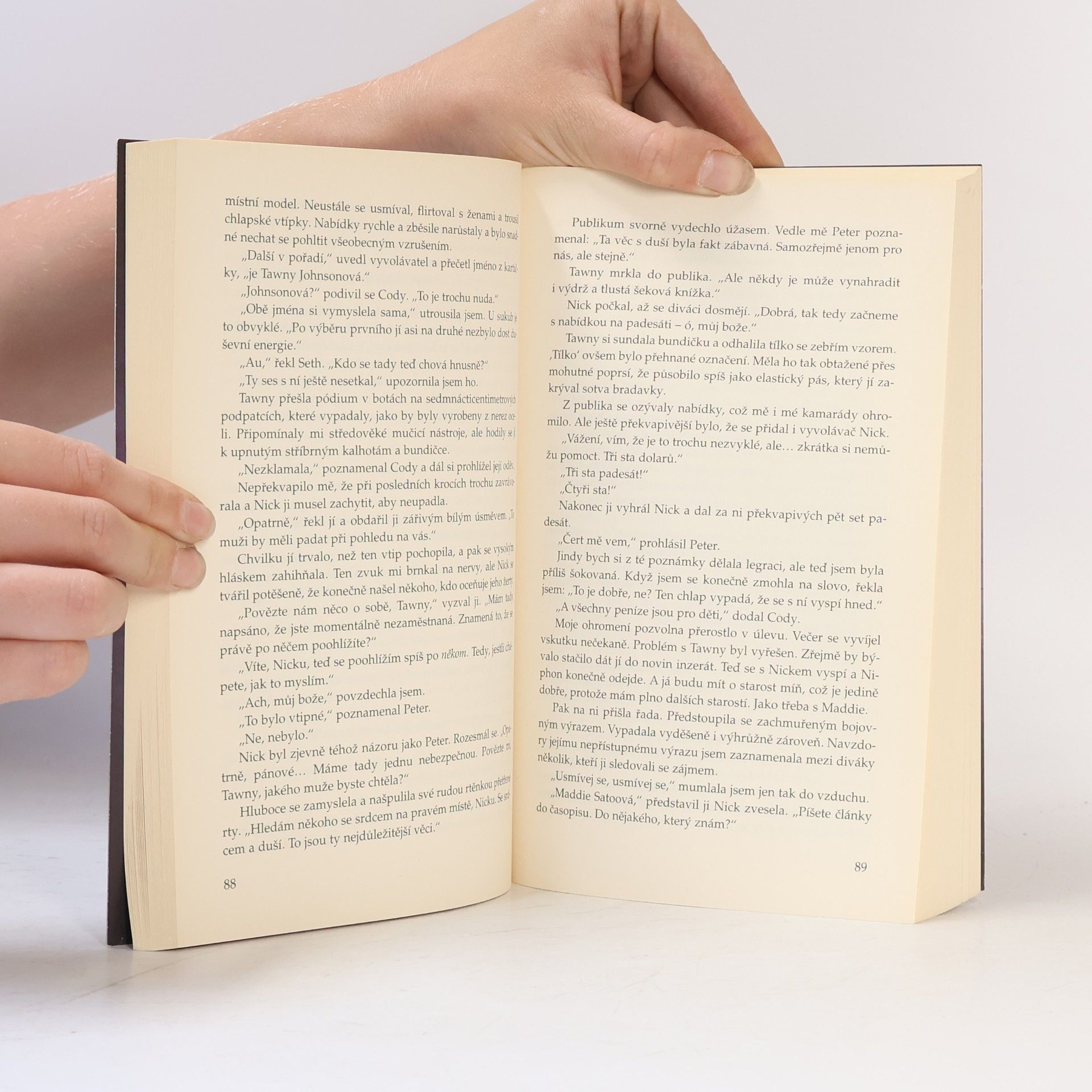 Richelle Mead Sny. Sukuba. 3. díl