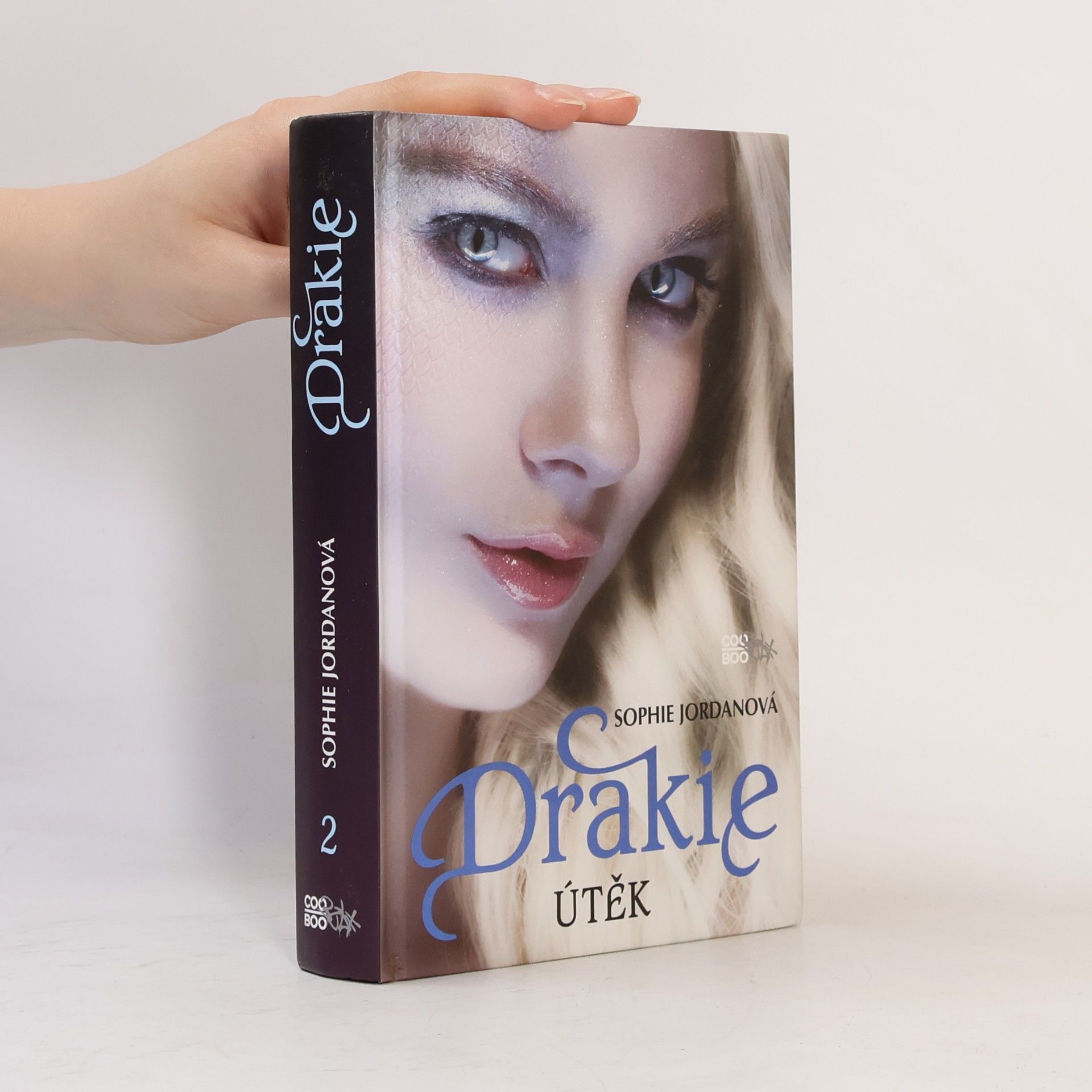 Sophie Jordan Drakie. Útěk