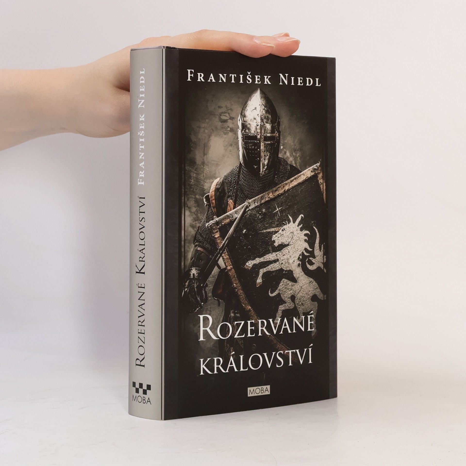 František Niedl Rozervané království