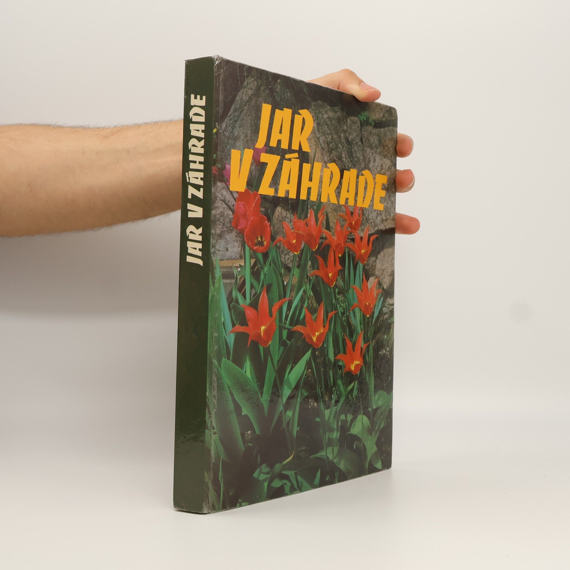 Eva Braun Jar v záhrade