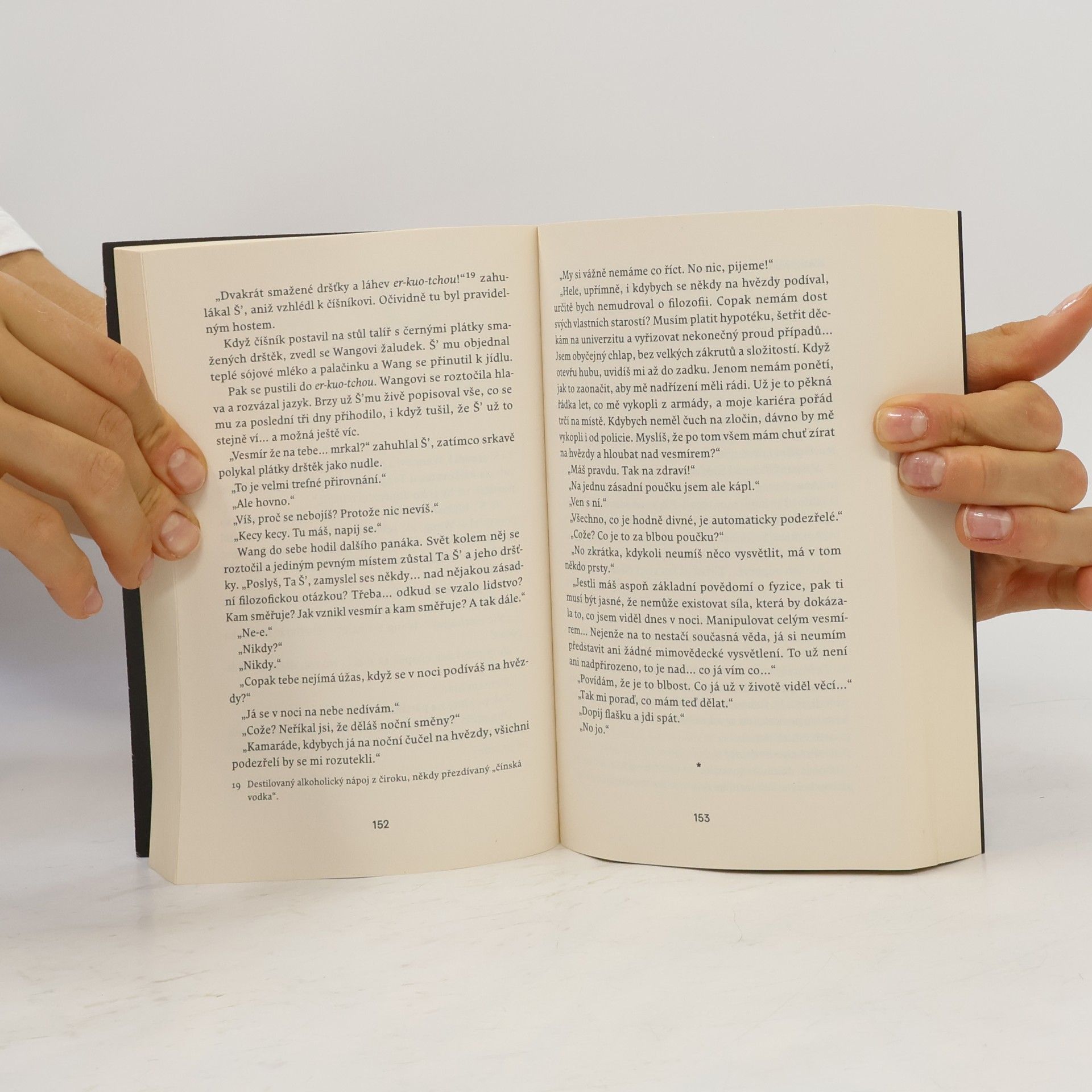 Cixin Liu Problém tří těles