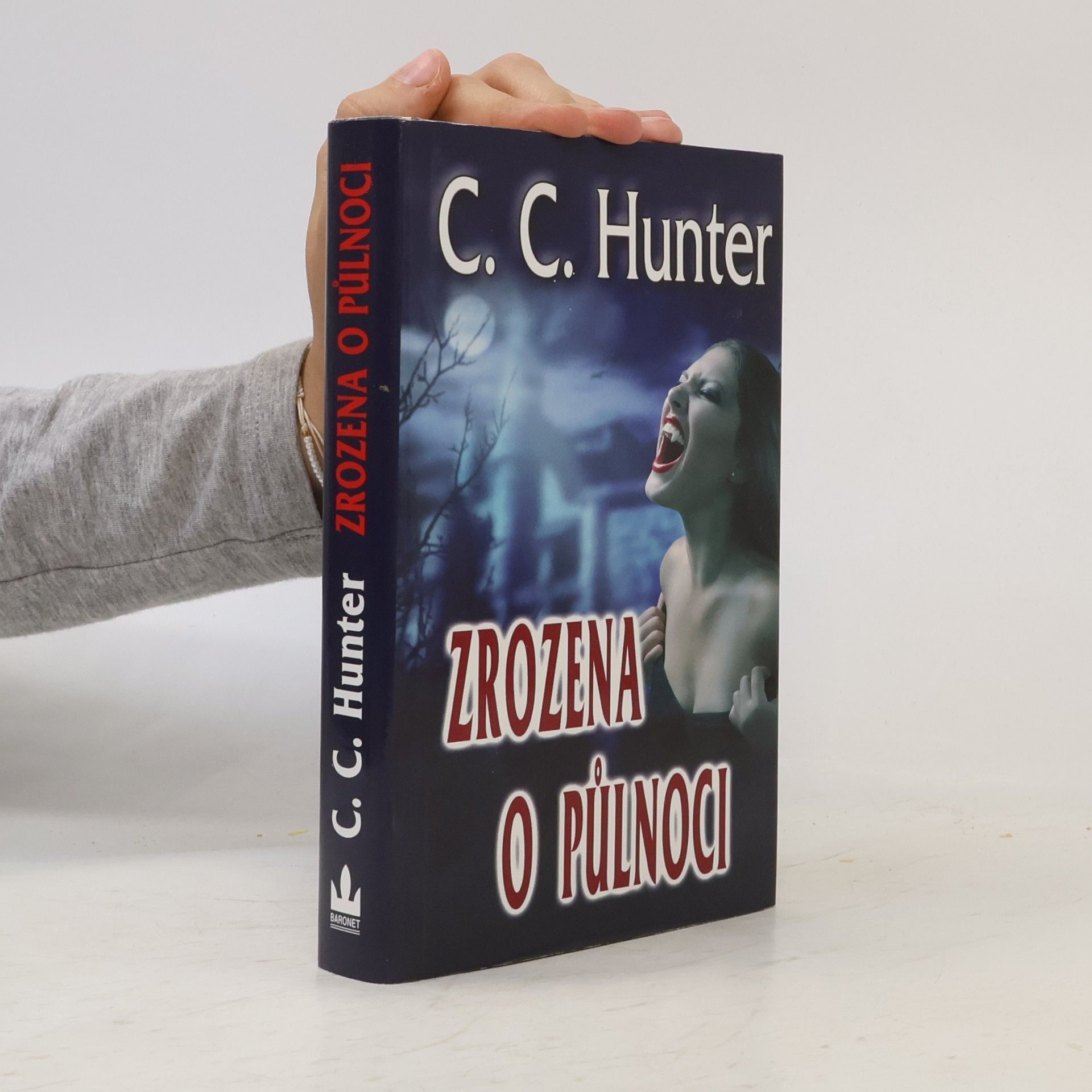 C.C. Hunter Zrozena o půlnoci