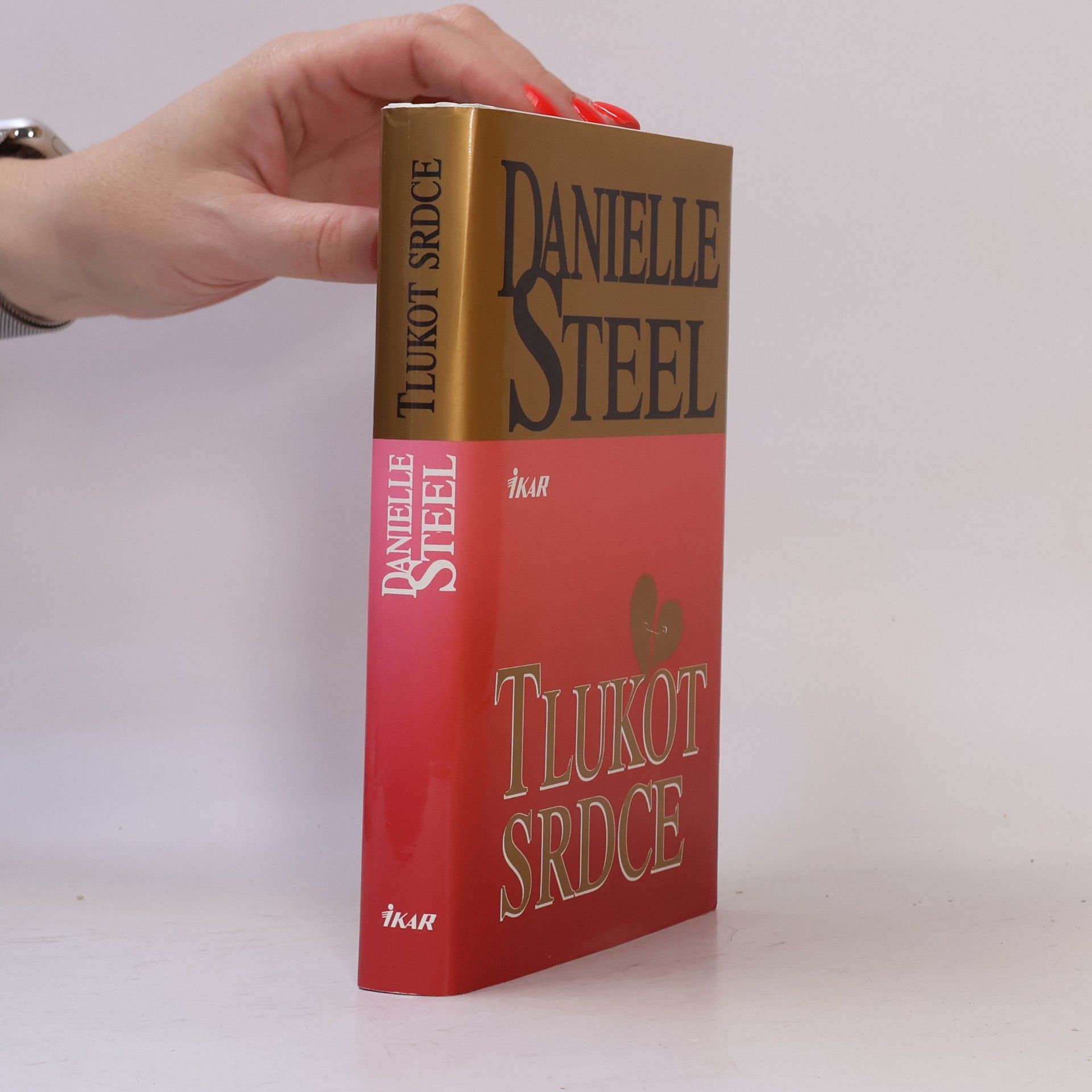 Danielle Steel Tlukot srdce