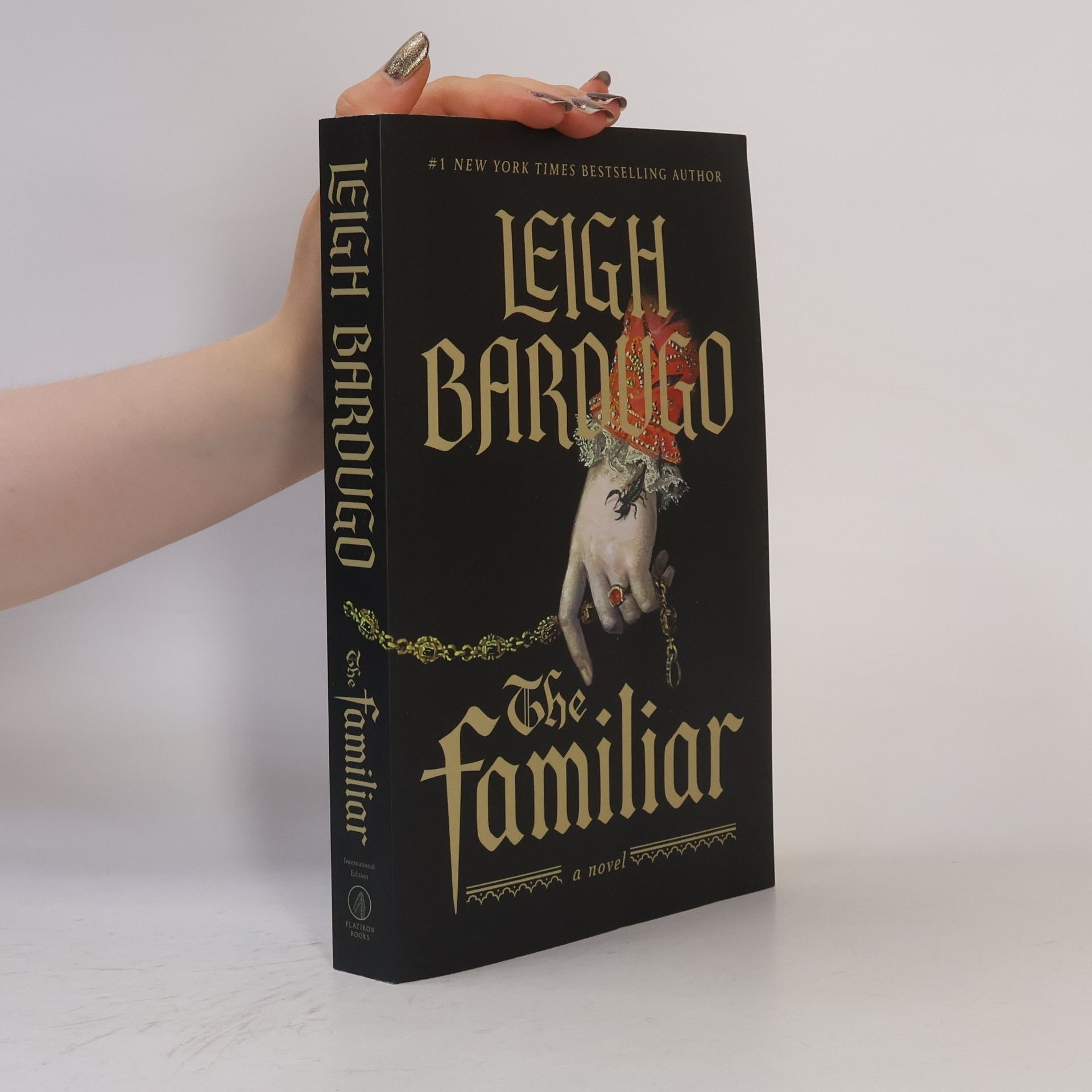 Leigh Bardugo The Familiar