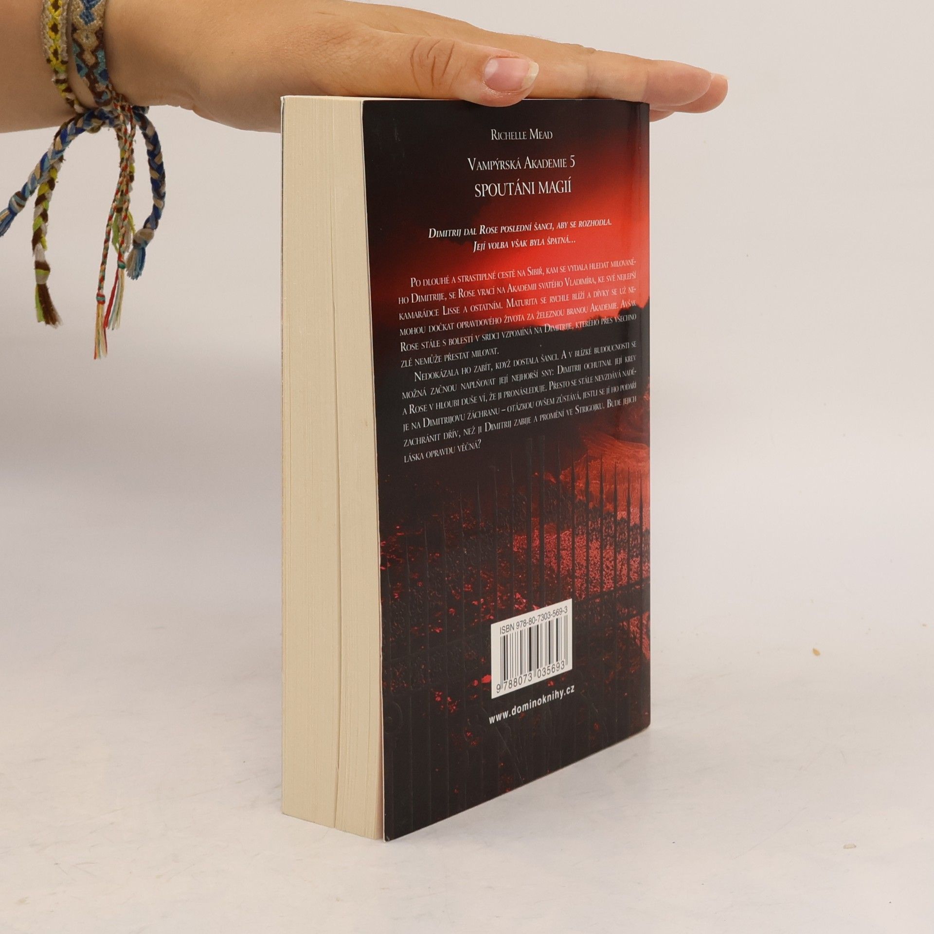 Richelle Mead Vampýrská akademie 5: Spoutáni magií