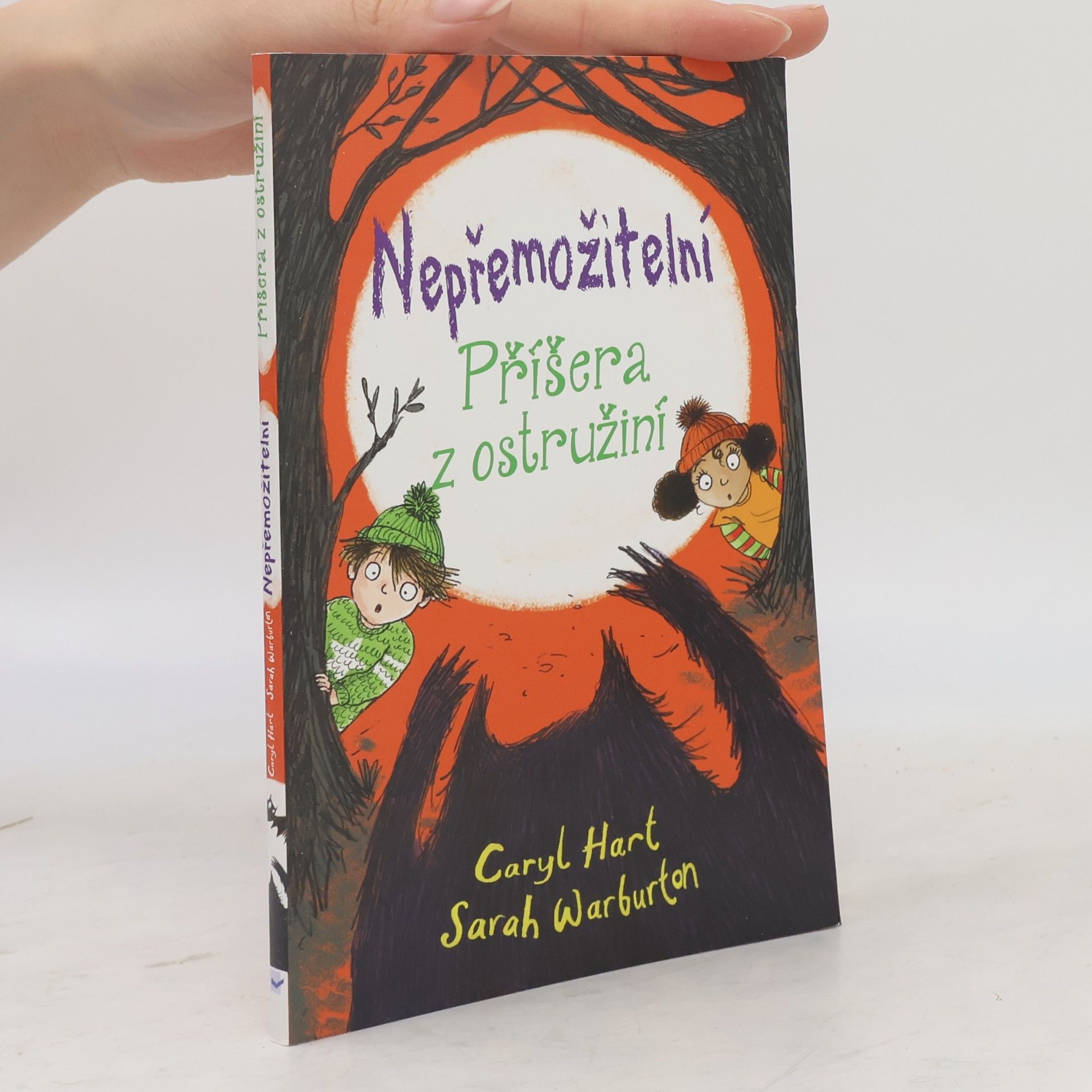 Sarah Warburton Nepřemožitelní! Příšera z ostružiní