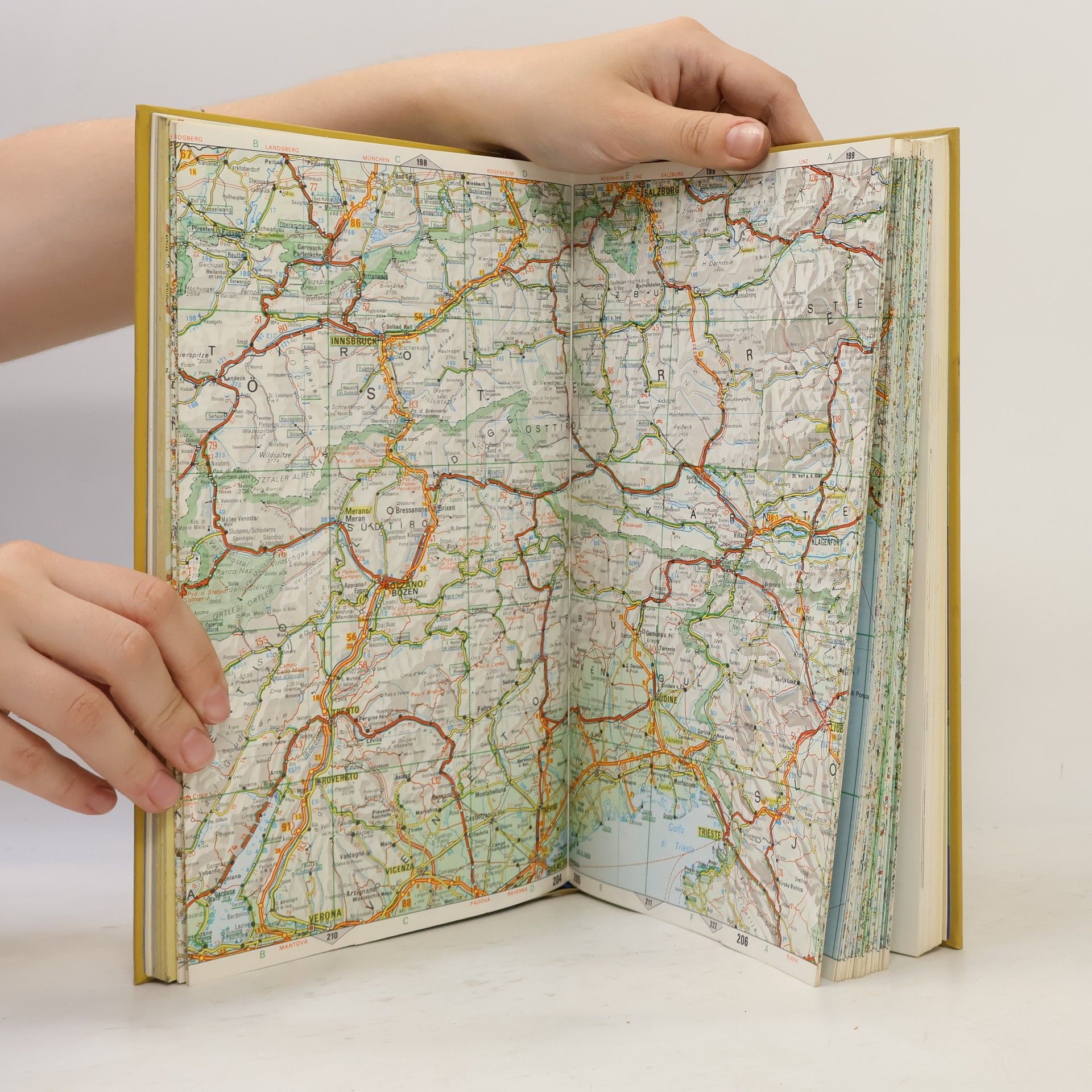 AA.VV. Autoreisebuch Europa