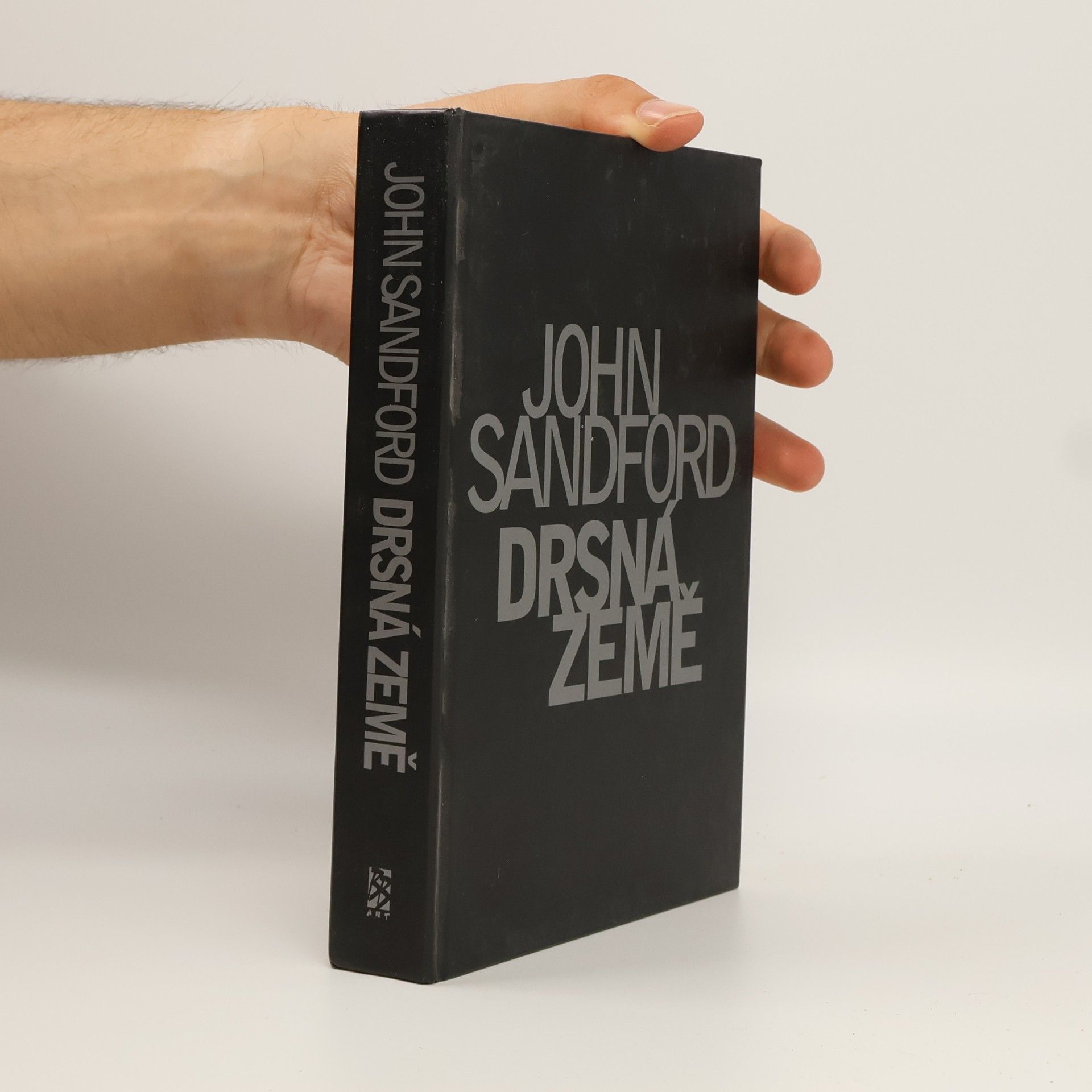 John Sandford Drsná země