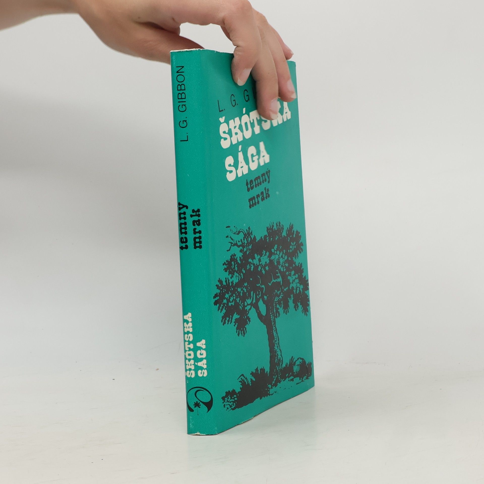 Lewis Grassic Gibbon Škótska sága 2 - Temný mrak