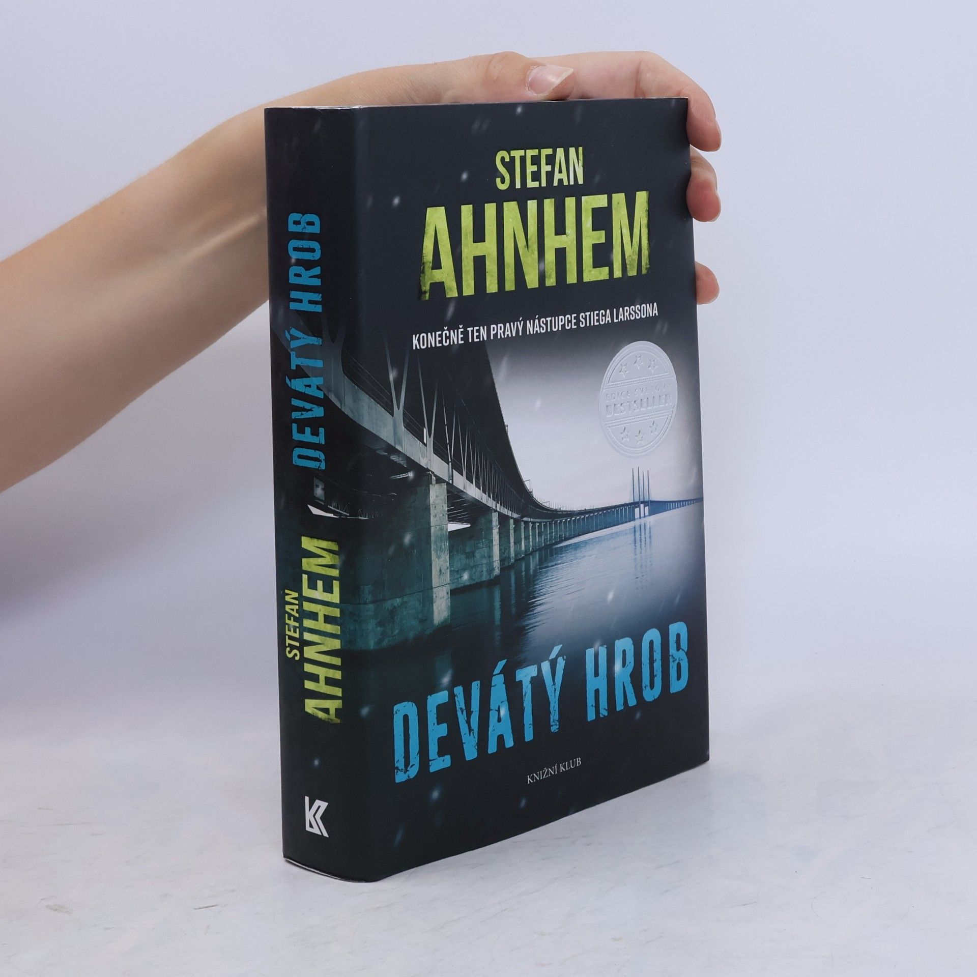 Stefan Ahnhem Devátý hrob