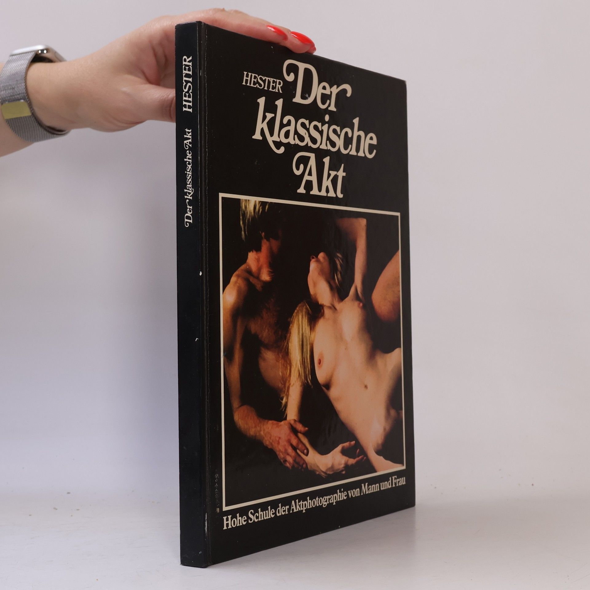 George M. Hester Der klassische Akt