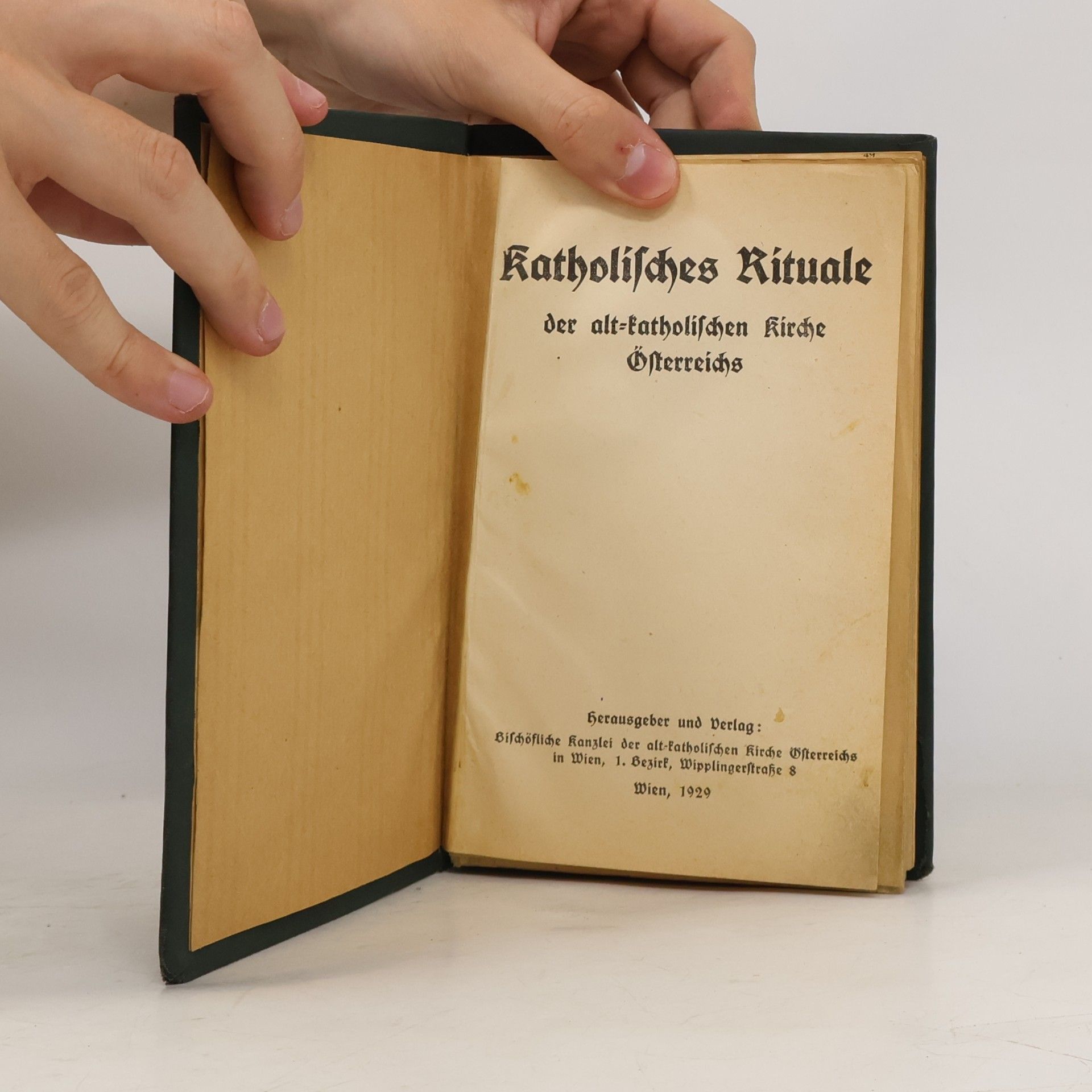 kolektiv Katholisches Rituale