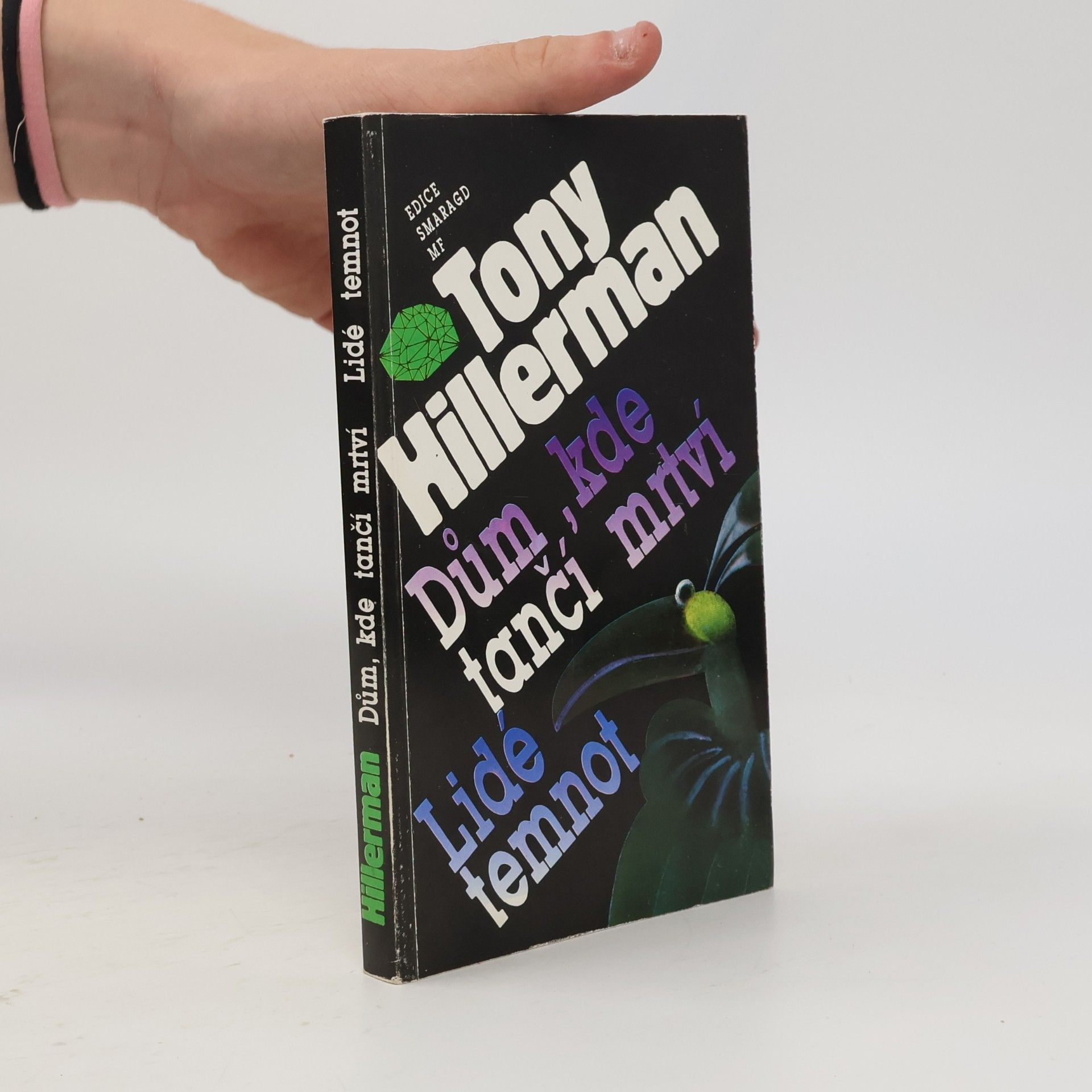 Tony Hillerman Dům, kde tančí mrtví ; Lidé temnot
