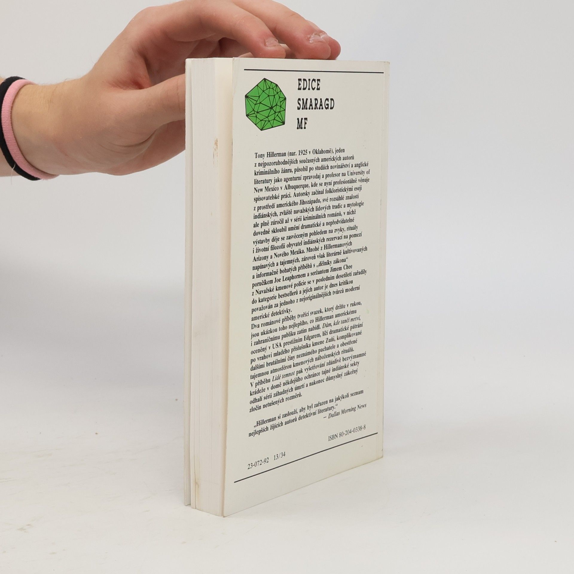 Tony Hillerman Dům, kde tančí mrtví ; Lidé temnot