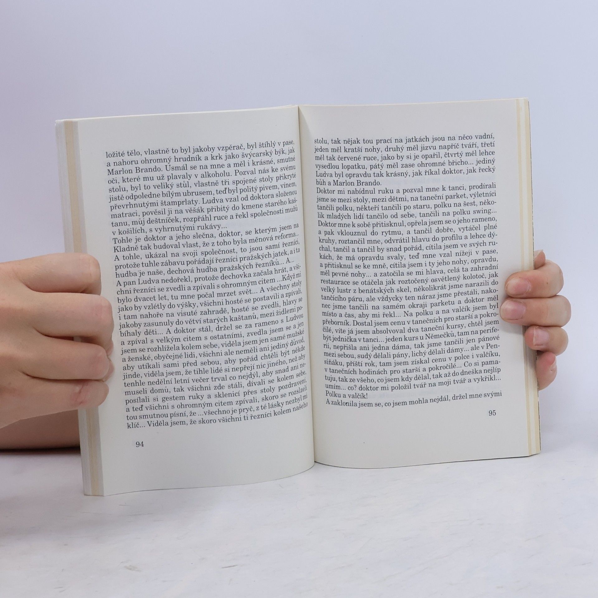 Bohumil Hrabal Svatby v domě. Dívčí románek. 1. díl trilogie