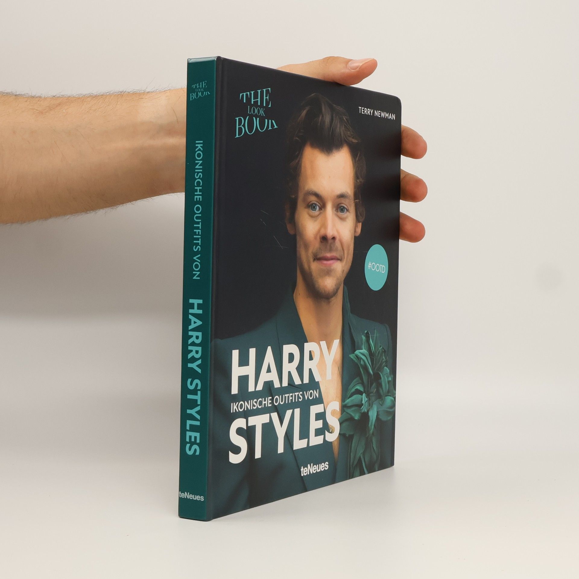 Terry Newman Ikonische Outfits von Harry Styles