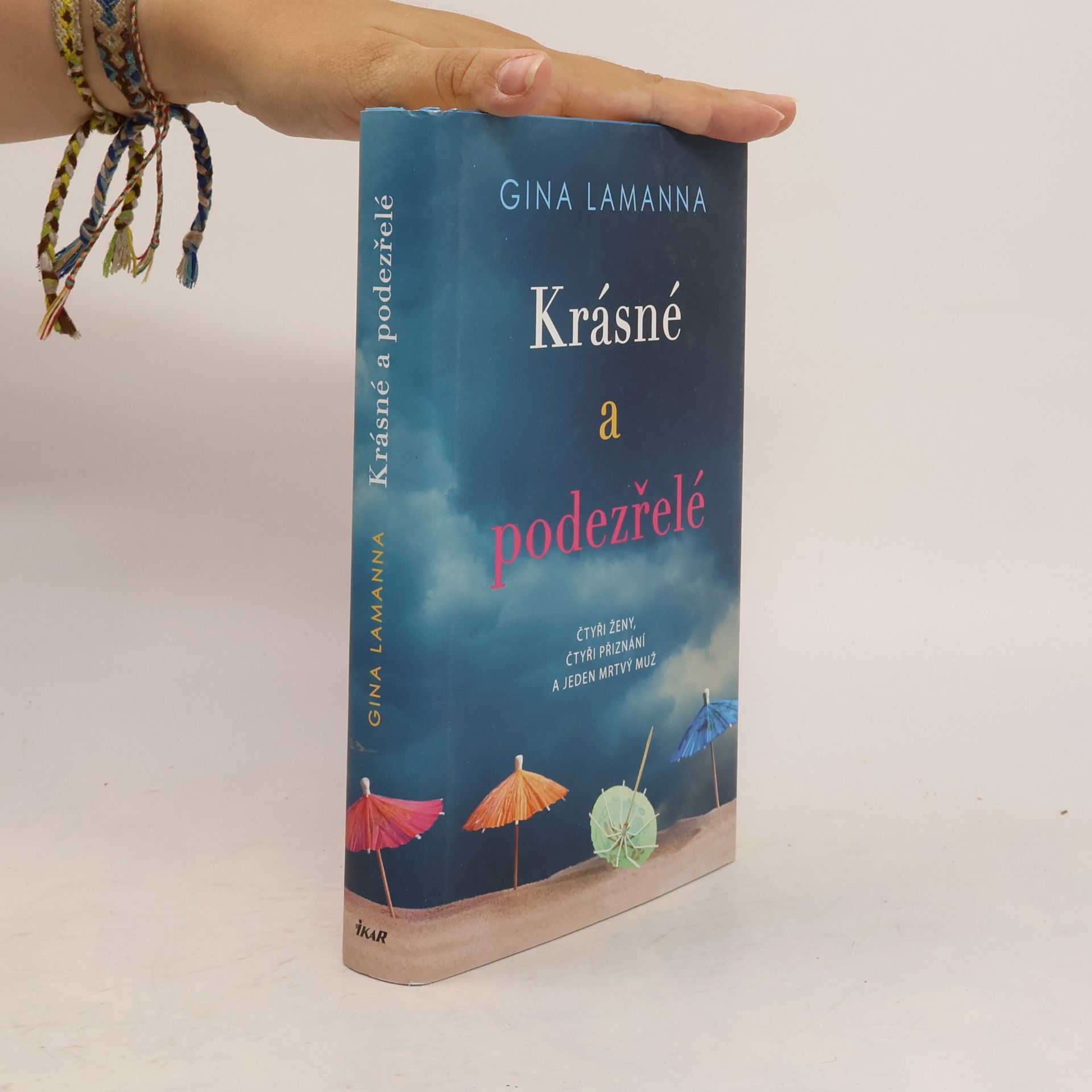Gina LaManna Krásné a podezřelé