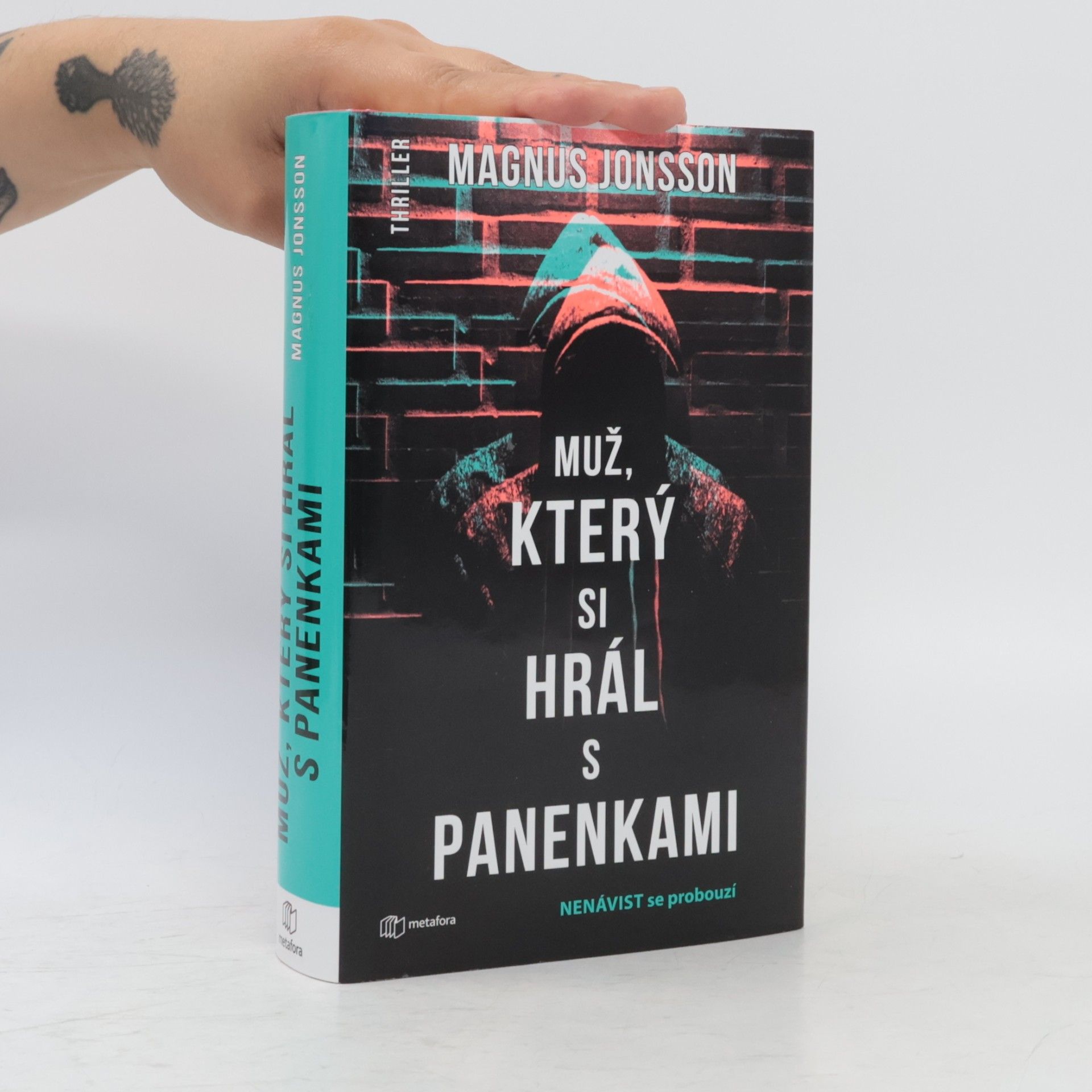 Muž, který si hrál s panenkami