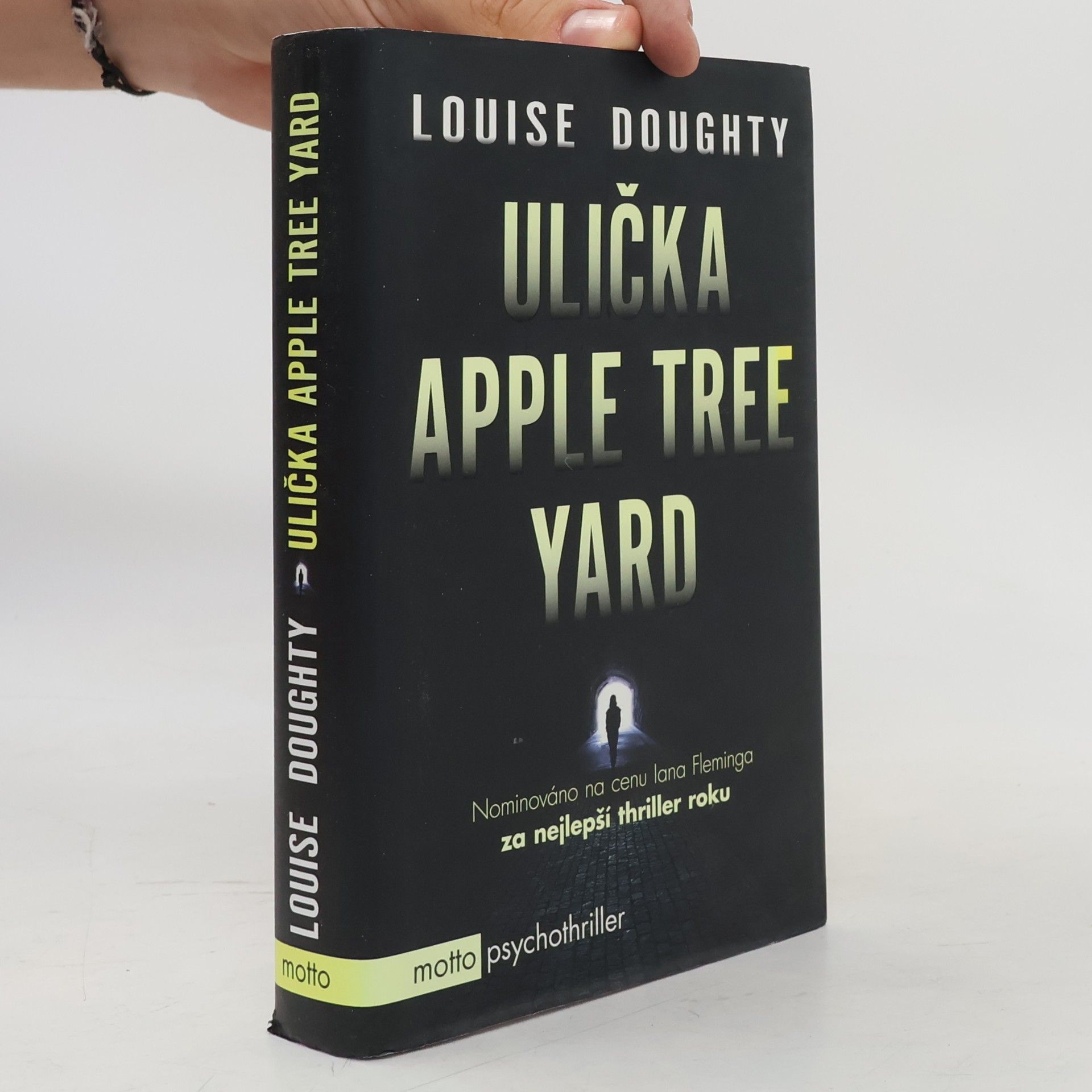 Louise Doughty Ulička Apple Tree Yard