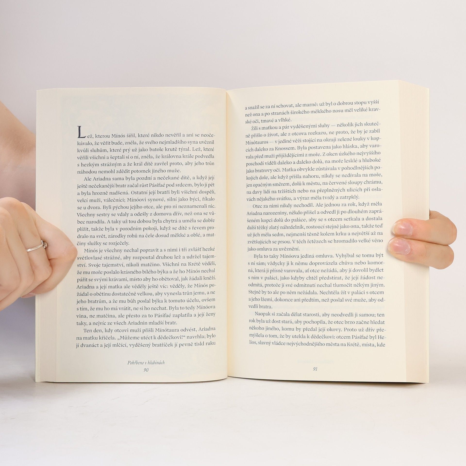 Naomi Novik Pohřbeno v hlubinách a jiné povídky