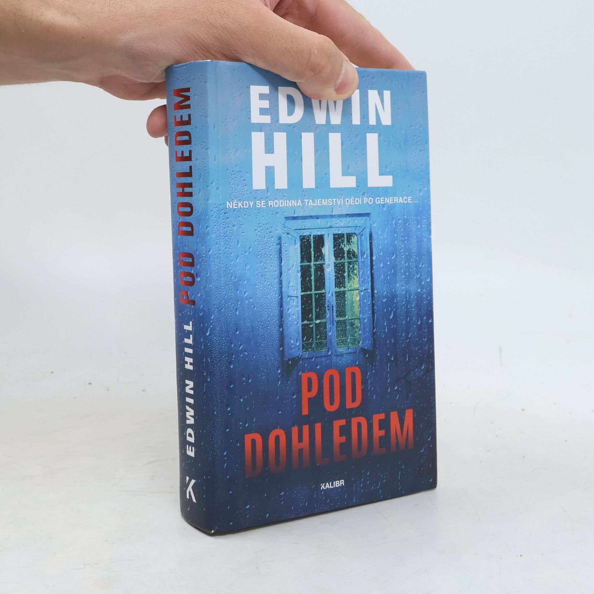 Edwin Hill Pod dohledem