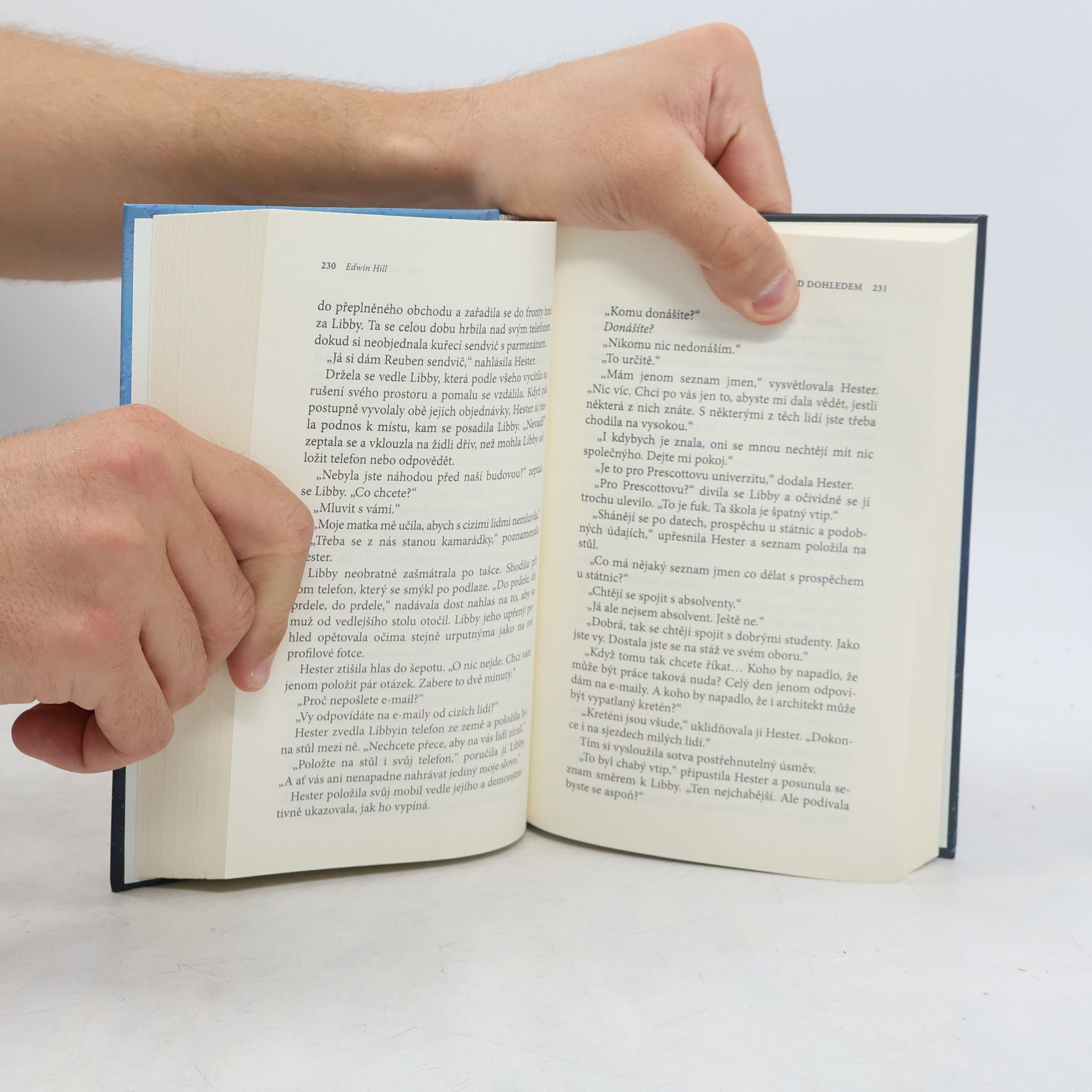 Edwin Hill Pod dohledem