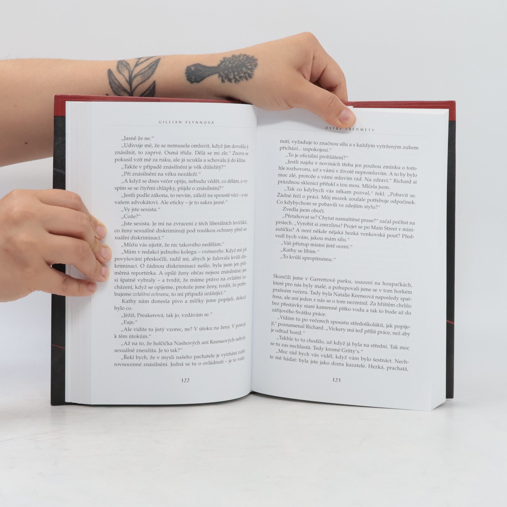 Gillian Flynn Ostré předměty