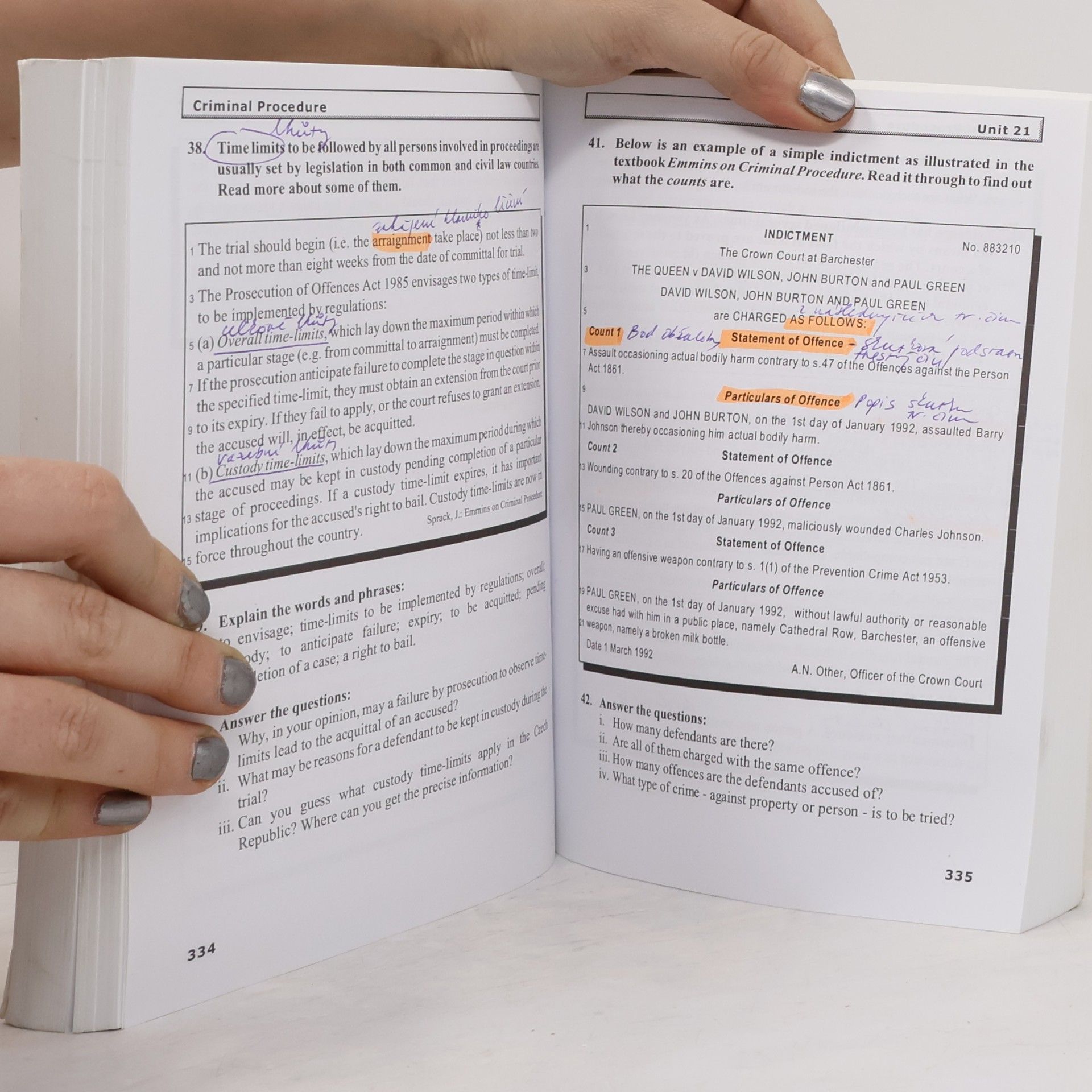 Marta Chromá New introduction to legal English. Volume II = Nový úvod do právnické angličtiny. Díl II