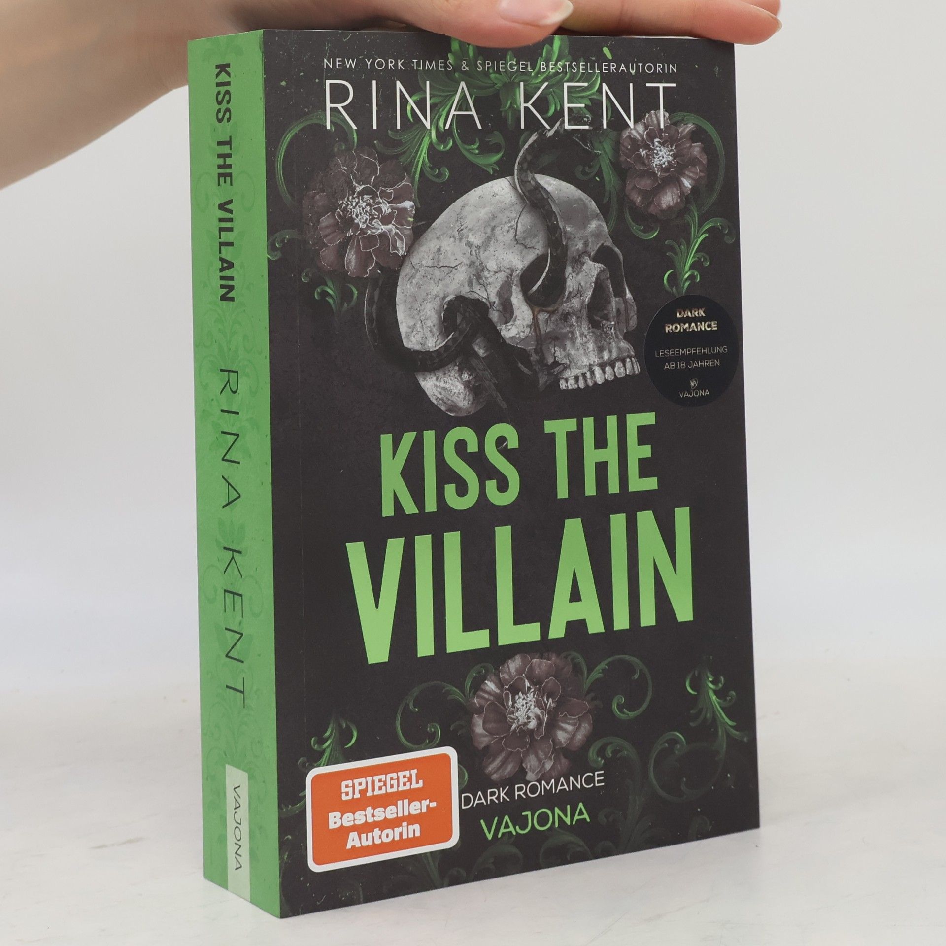 Villains College: Kiss The Villain