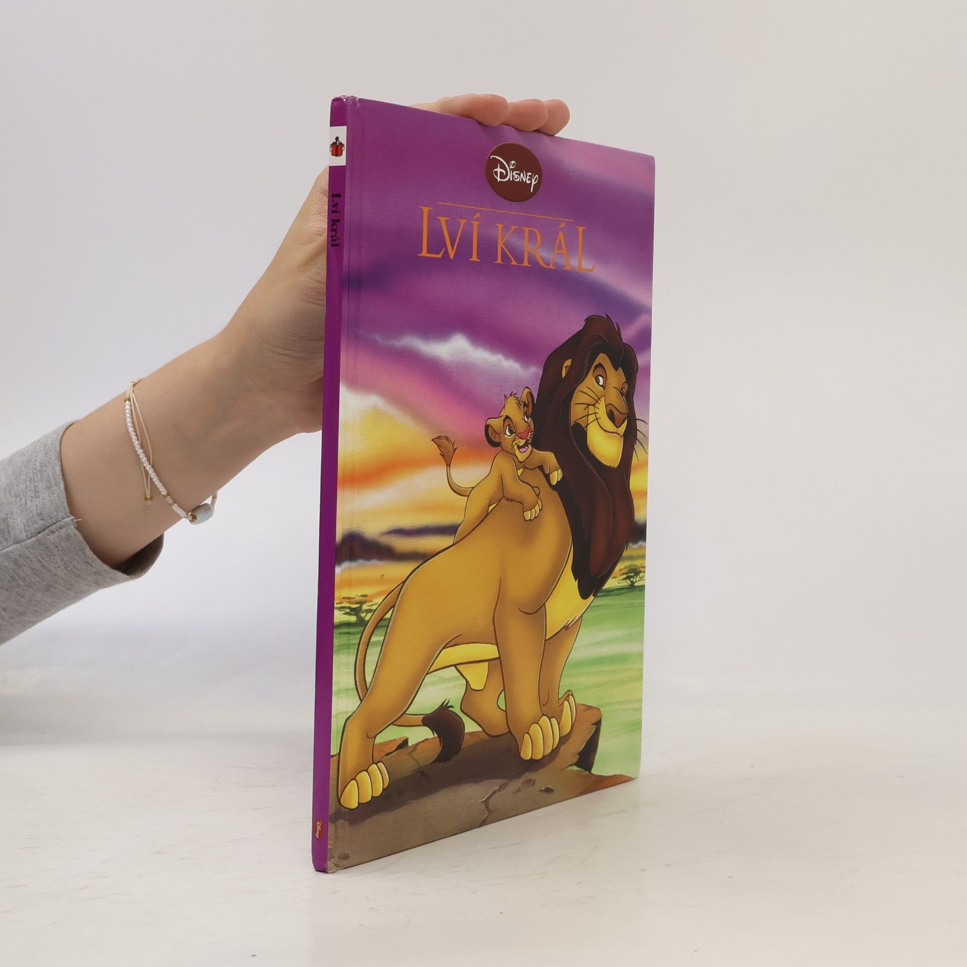 Autores varios Lví král