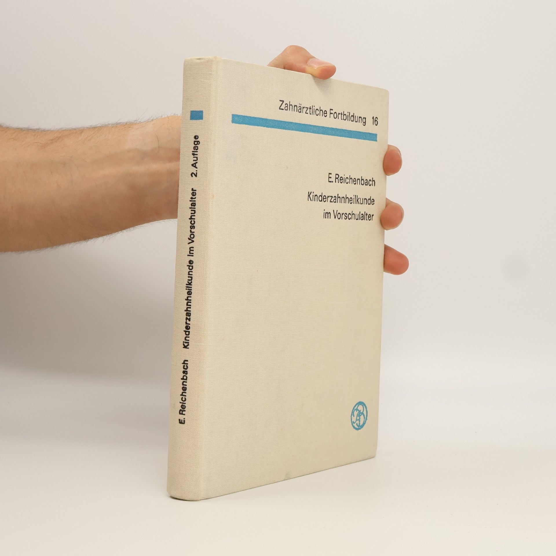 Zahnärztliche Fortbildung 16