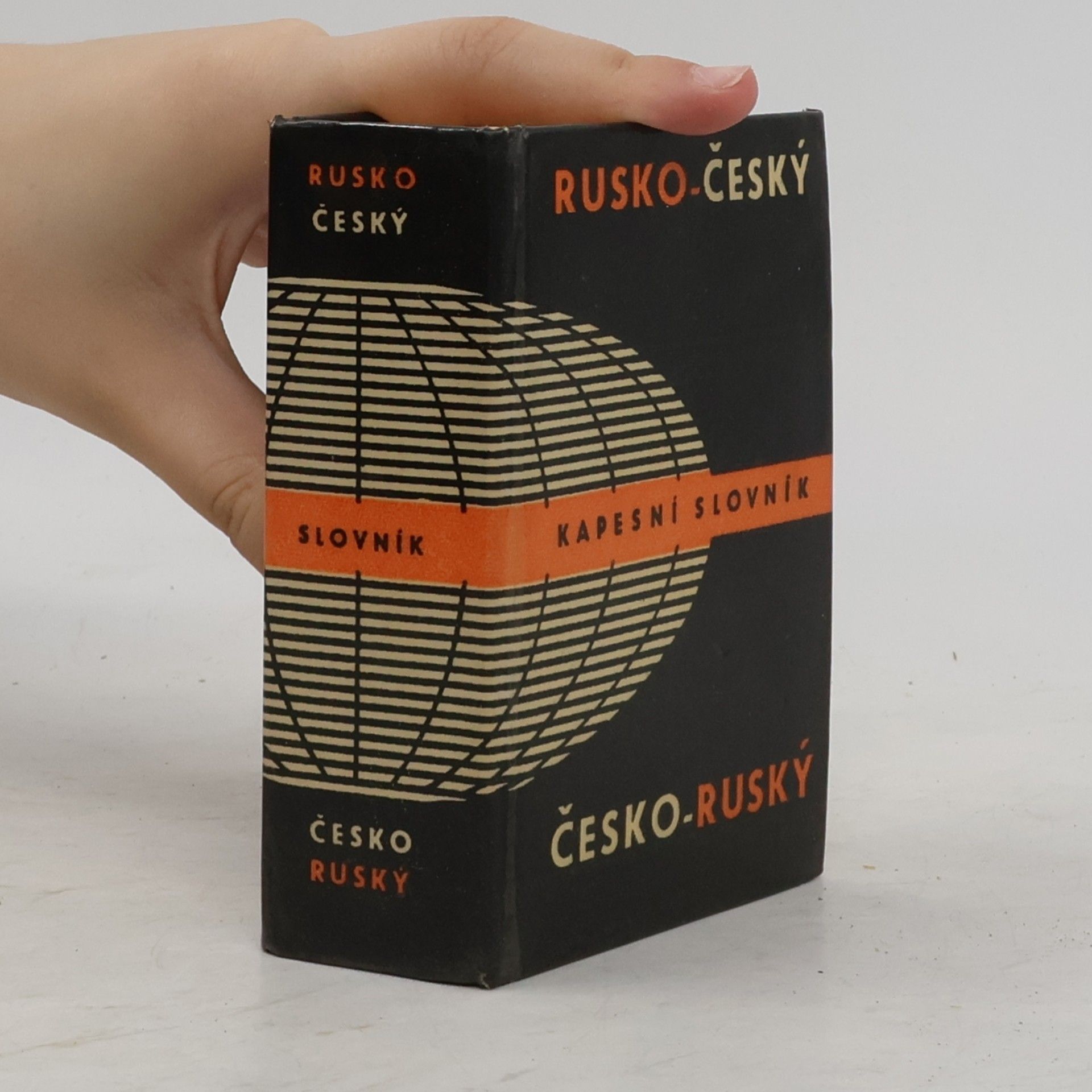 Jelizaveta Brettová Rusko-český a česko-ruský kapesní slovník