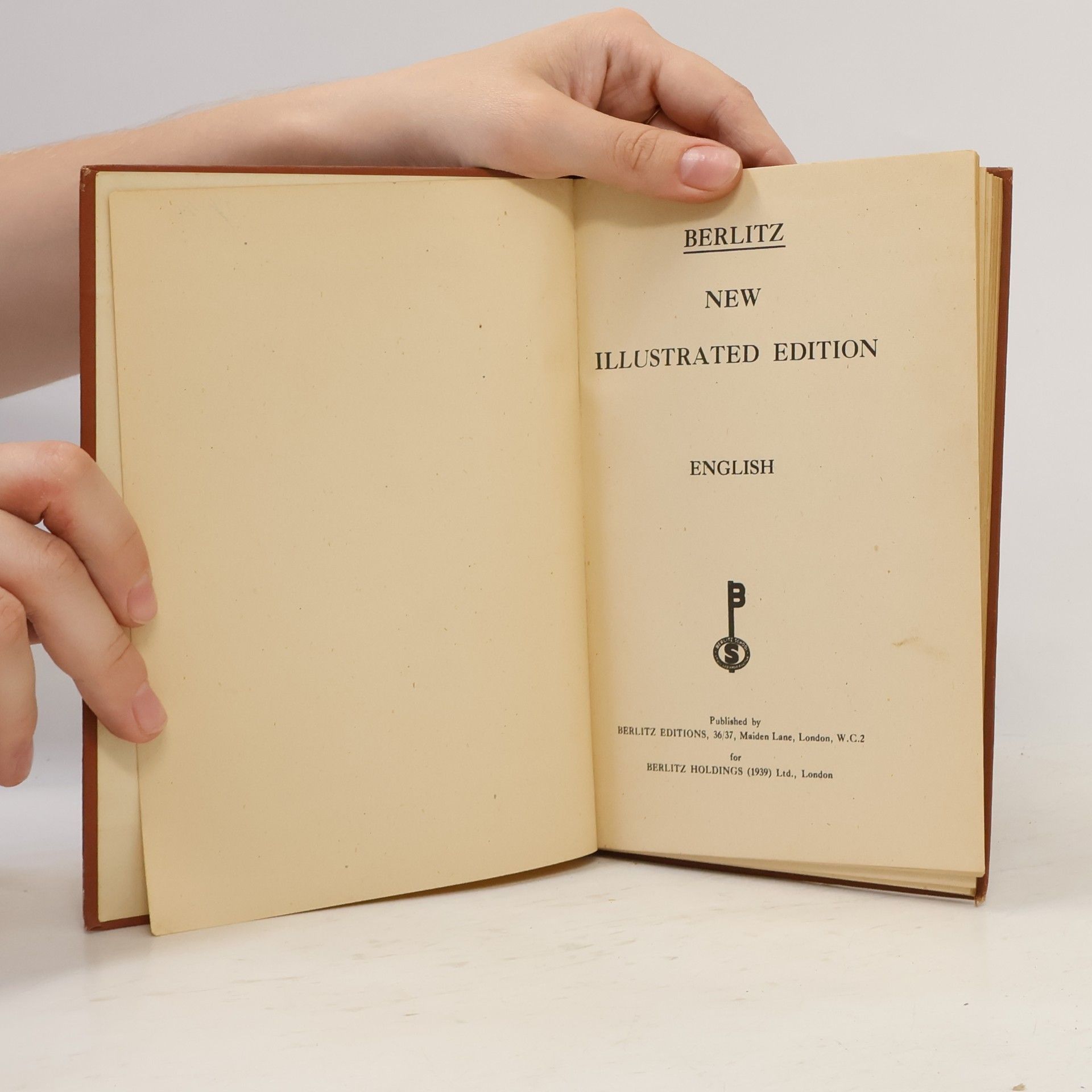 Various authors Berlitz New Illustrated Edition. English