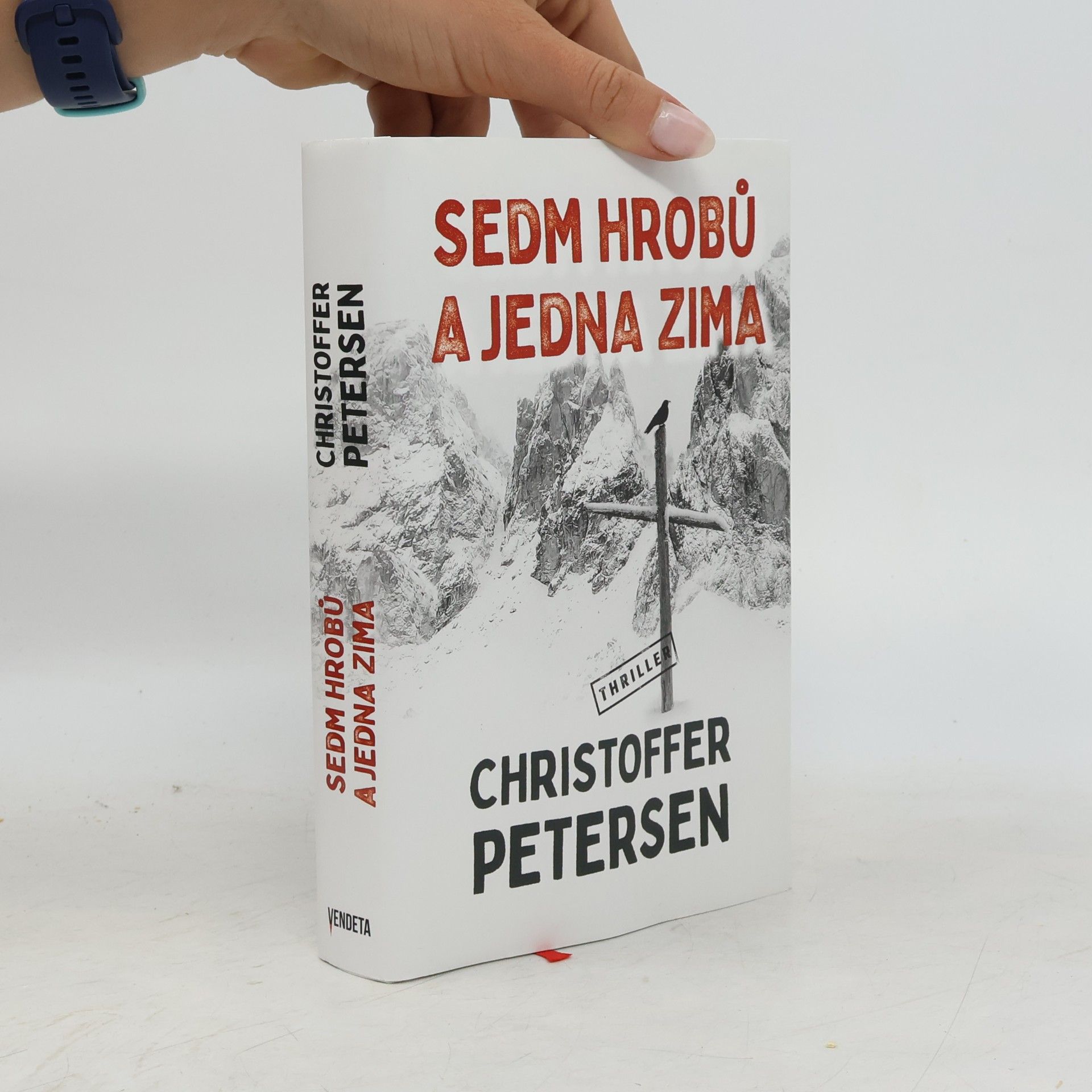 Christoffer Petersen Sedm hrobů a jedna zima