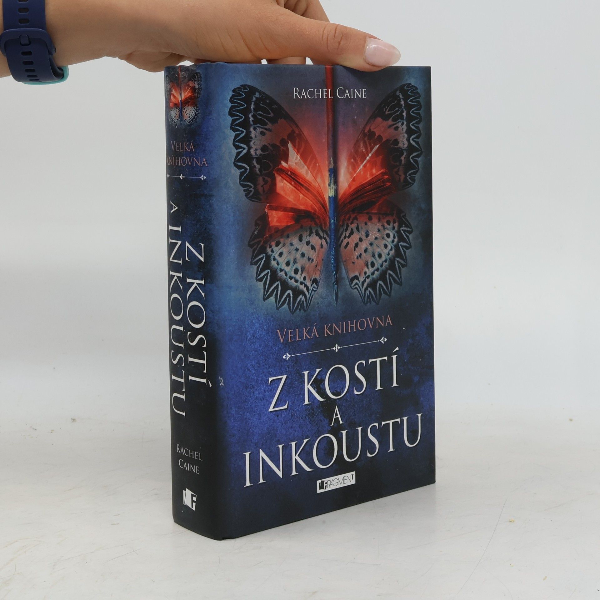 Rachel Caine Velká knihovna. Z kostí a inkoustu