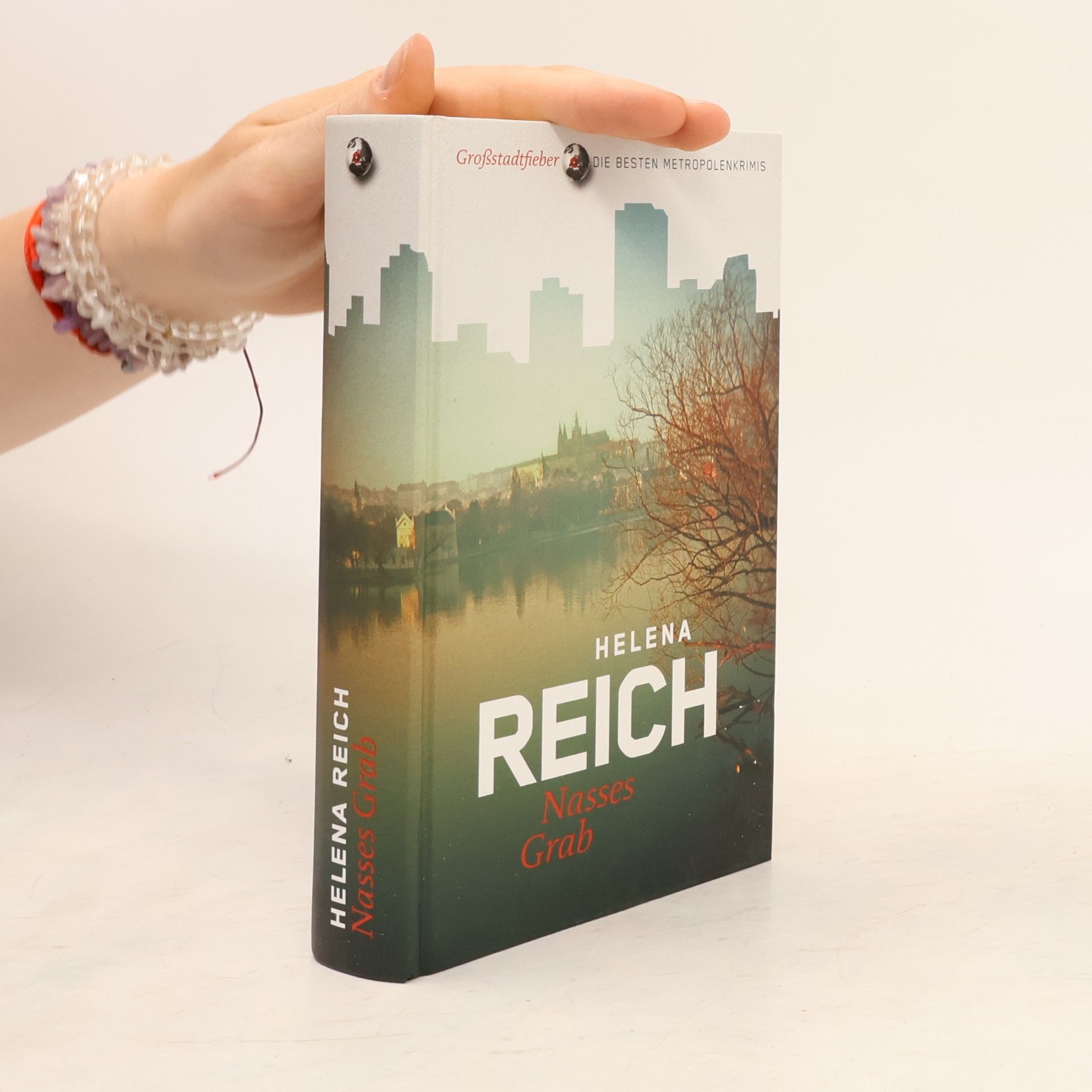 Helena Reich Nasses Grab