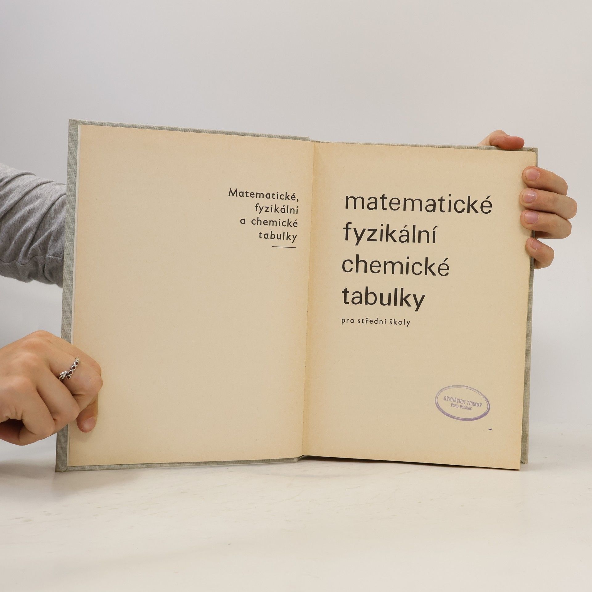 Jiří Mikulčák Matematické, fyzikální a chemické tabulky pro střední školy