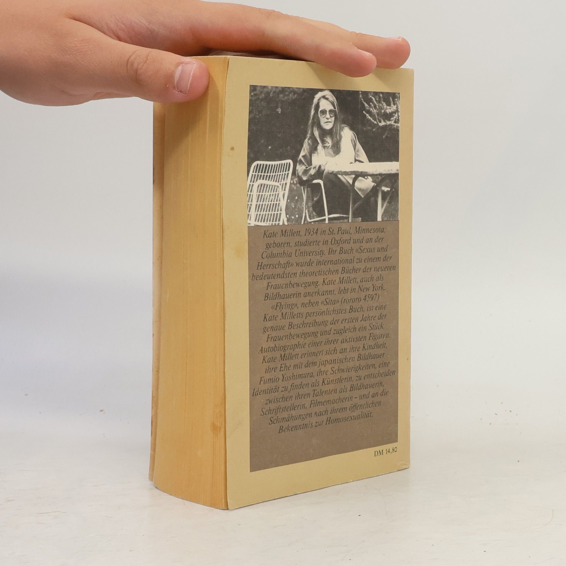 Kate Millett Fliegen / Flying