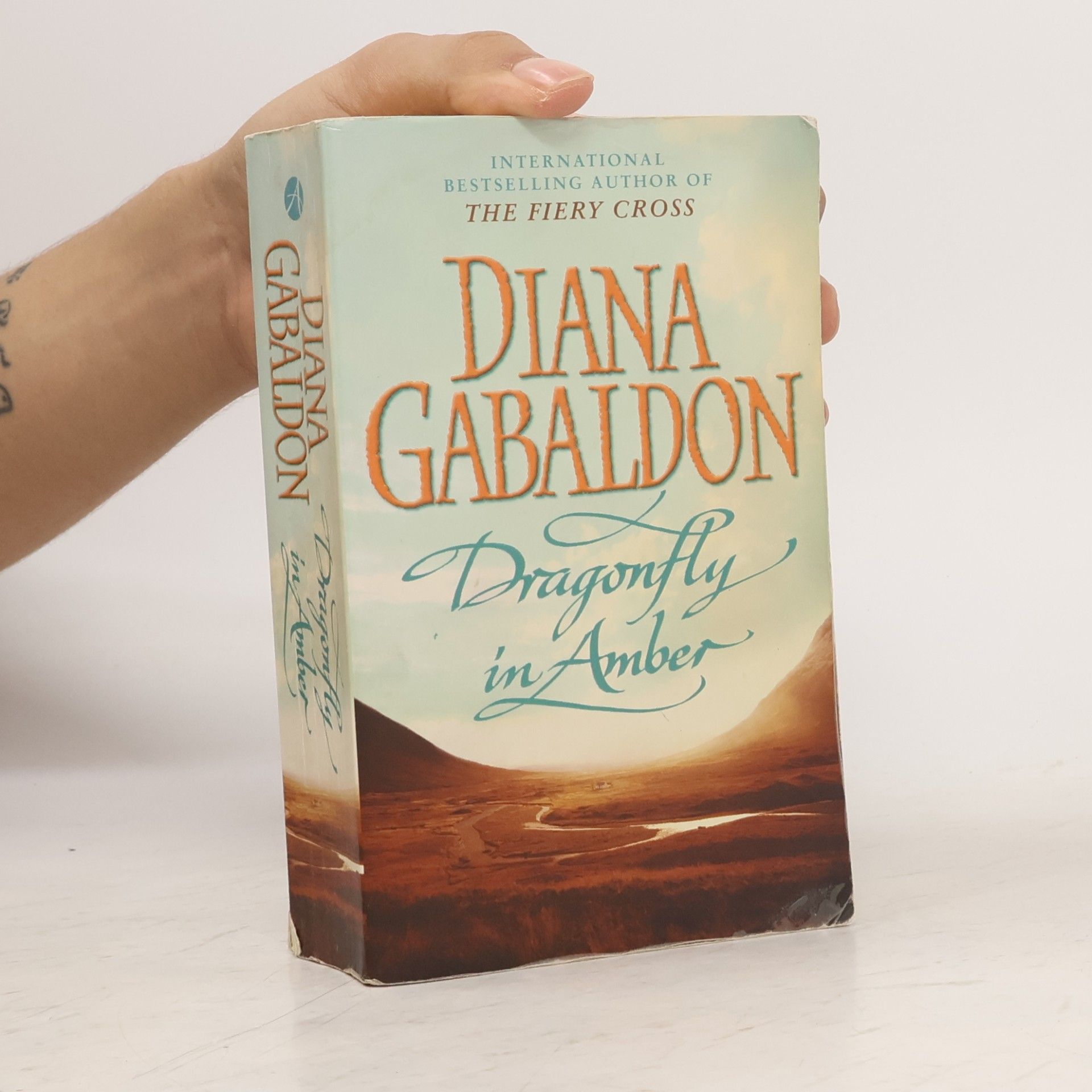 Diana Gabaldon Dragonfly in amber