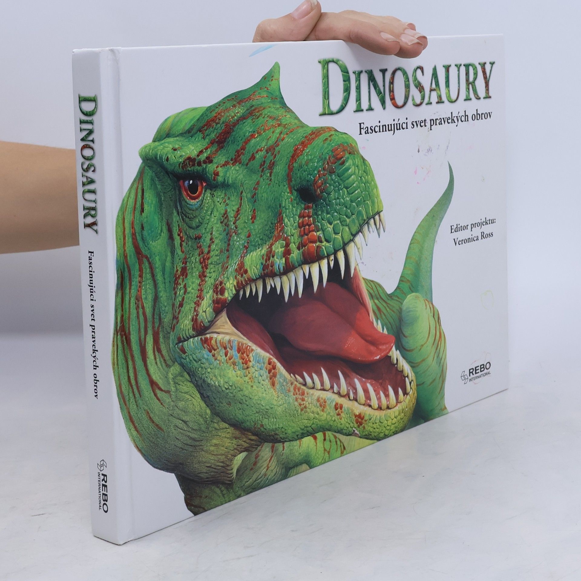 Dinosaury. Fascinujúci svet pravekých obrov
