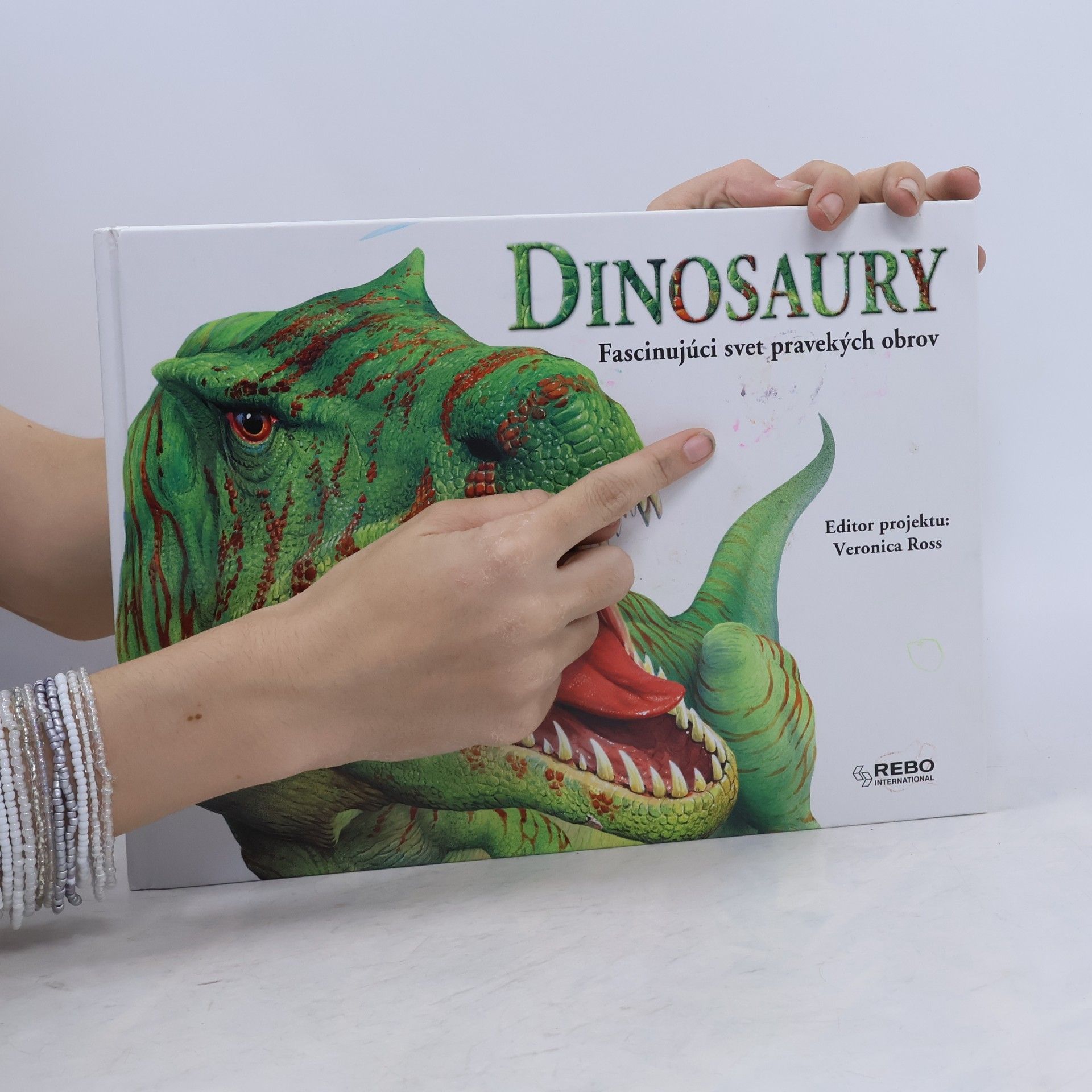 Veronica Ross Dinosaury. Fascinujúci svet pravekých obrov