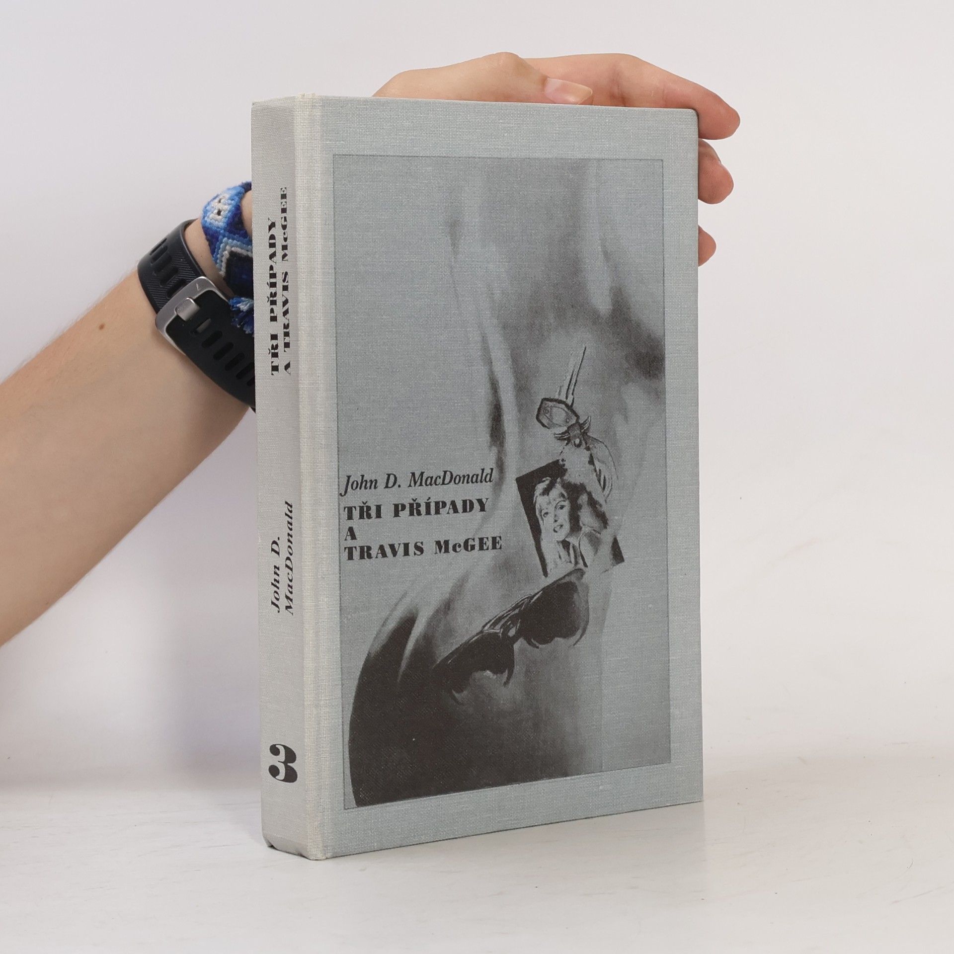 John D. MacDonald Tři případy a Travis McGee