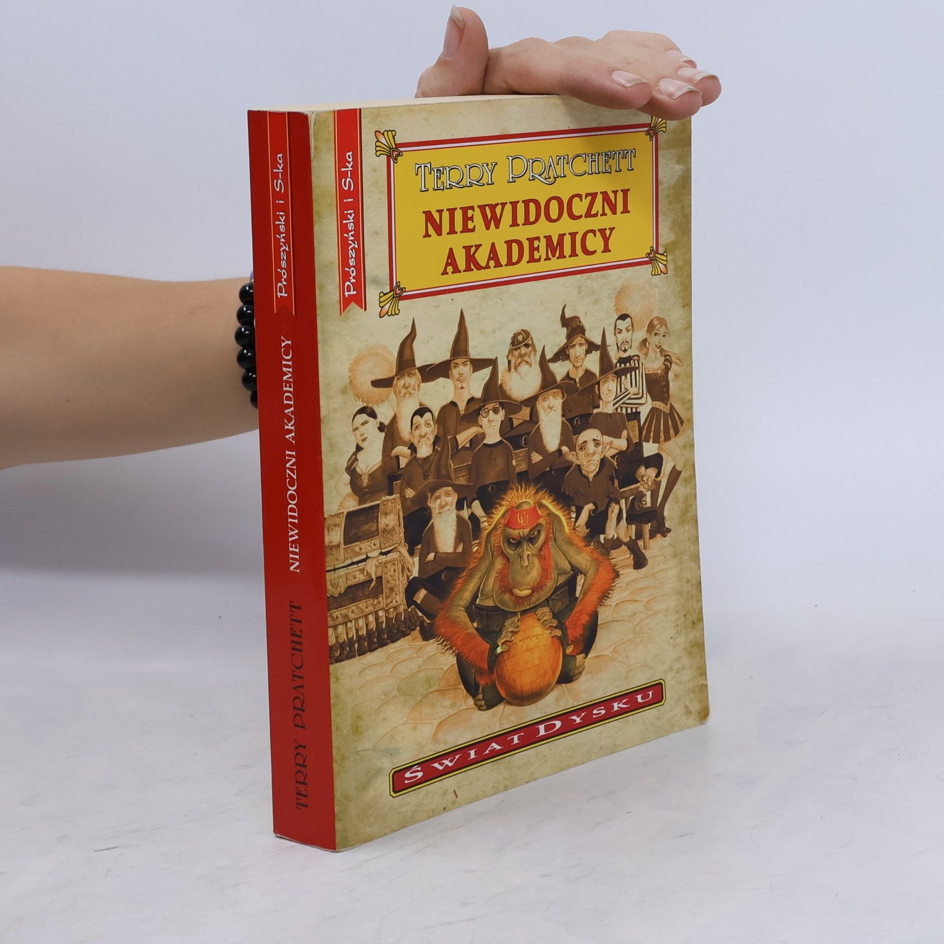 Piotr W. Cholewa Świat Dysku: Niewidoczni akademicy