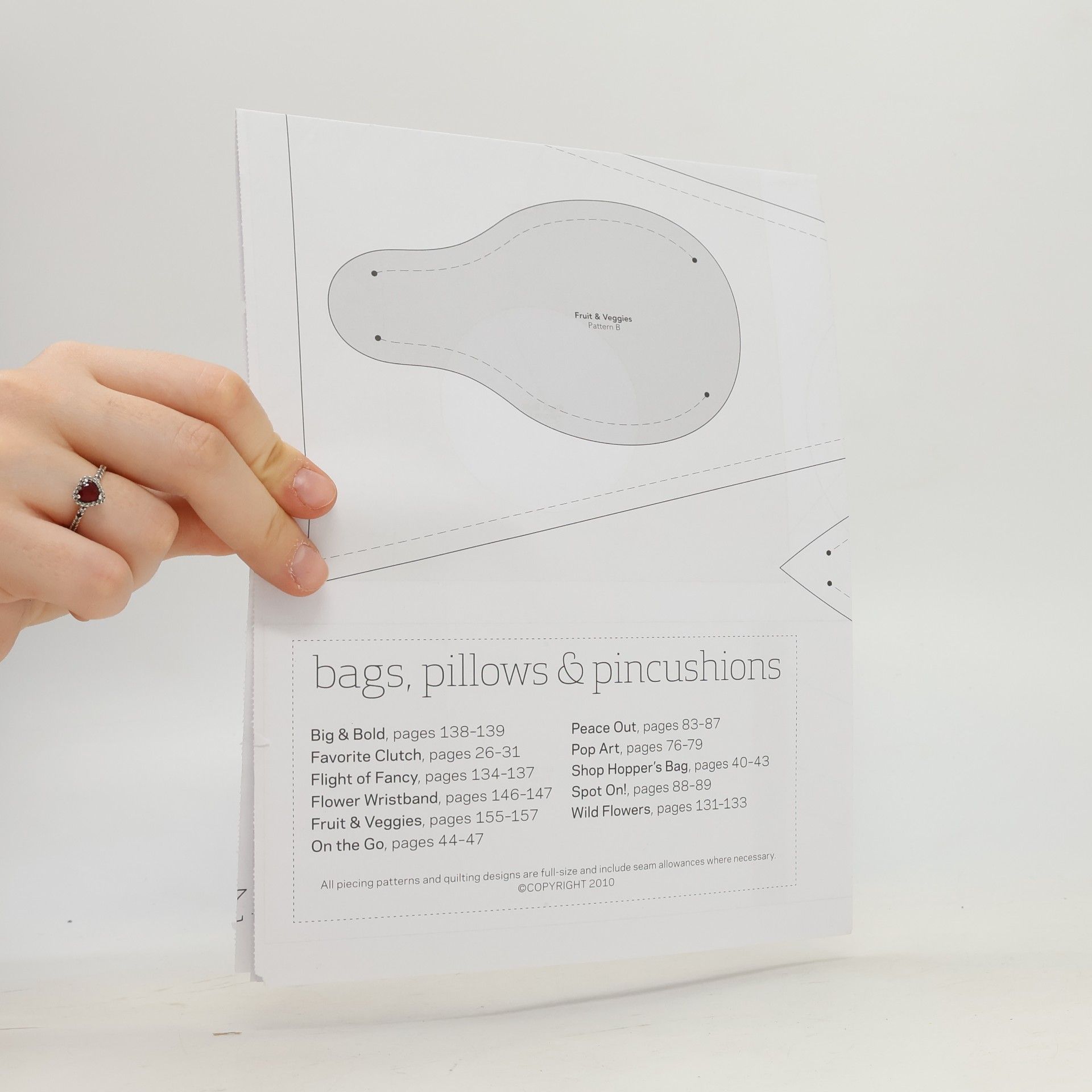 Better Homes & Gardens Better Homes and Gardens: Bags, Pillows, and Pincushions