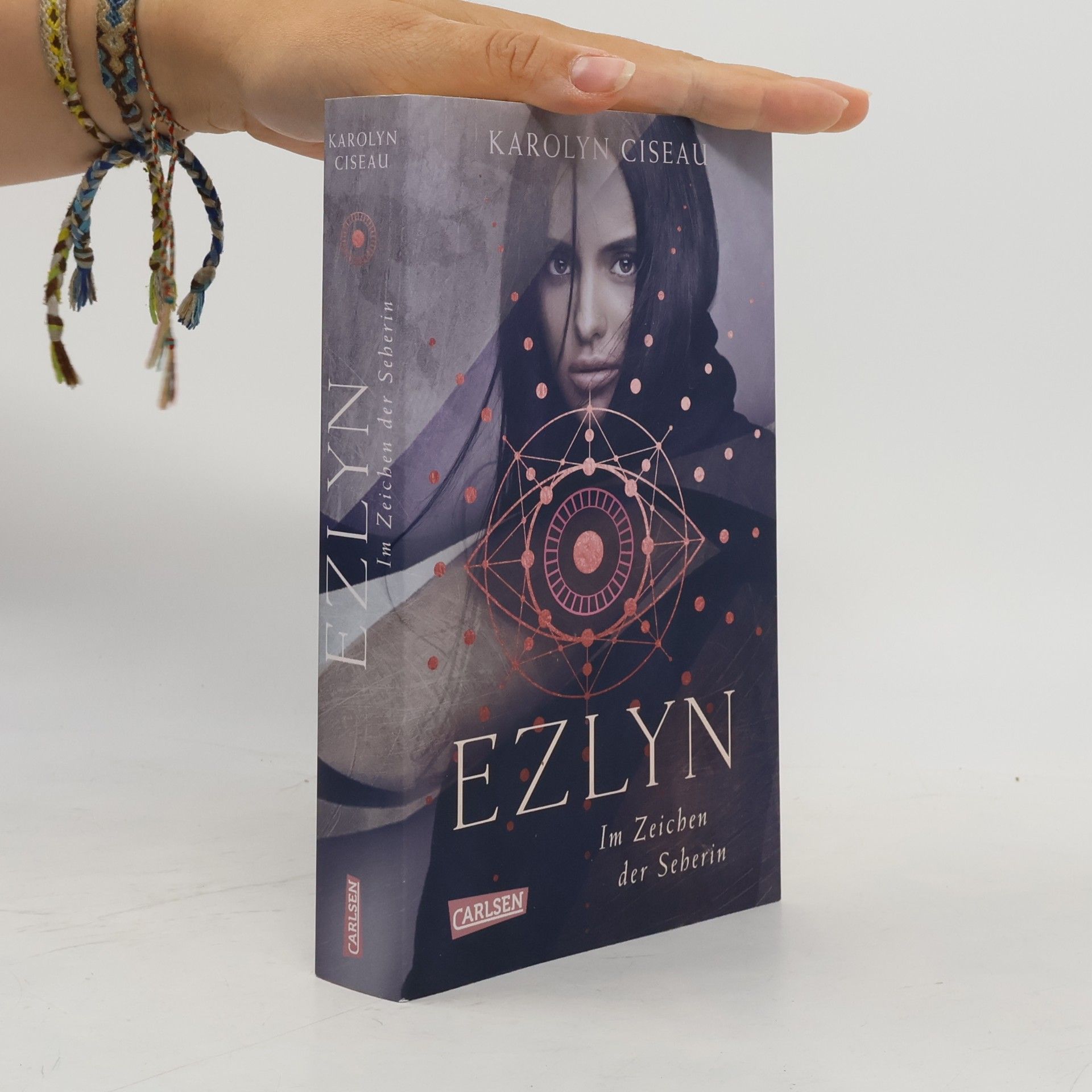 Karolyn Ciseau Ezlyn