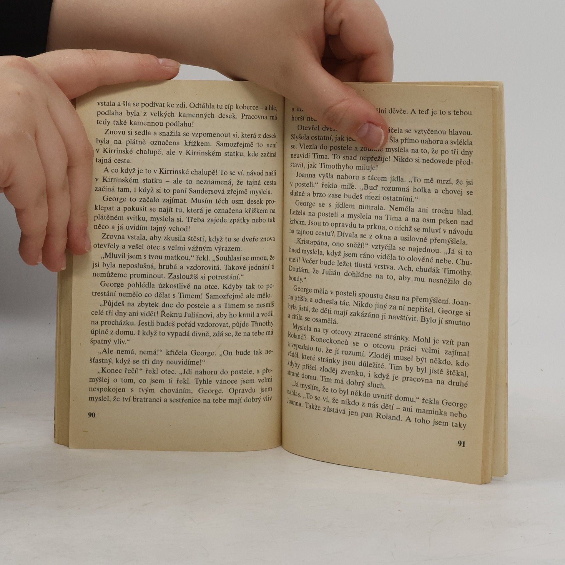 Enid Blyton Správná pětka. Pětka opět v akci