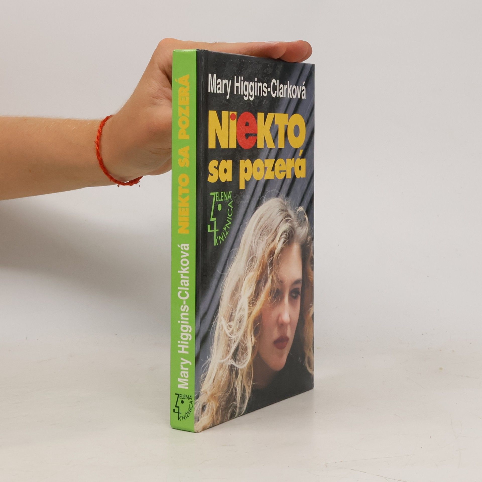Mary Higgins Clark Niekto sa pozerá