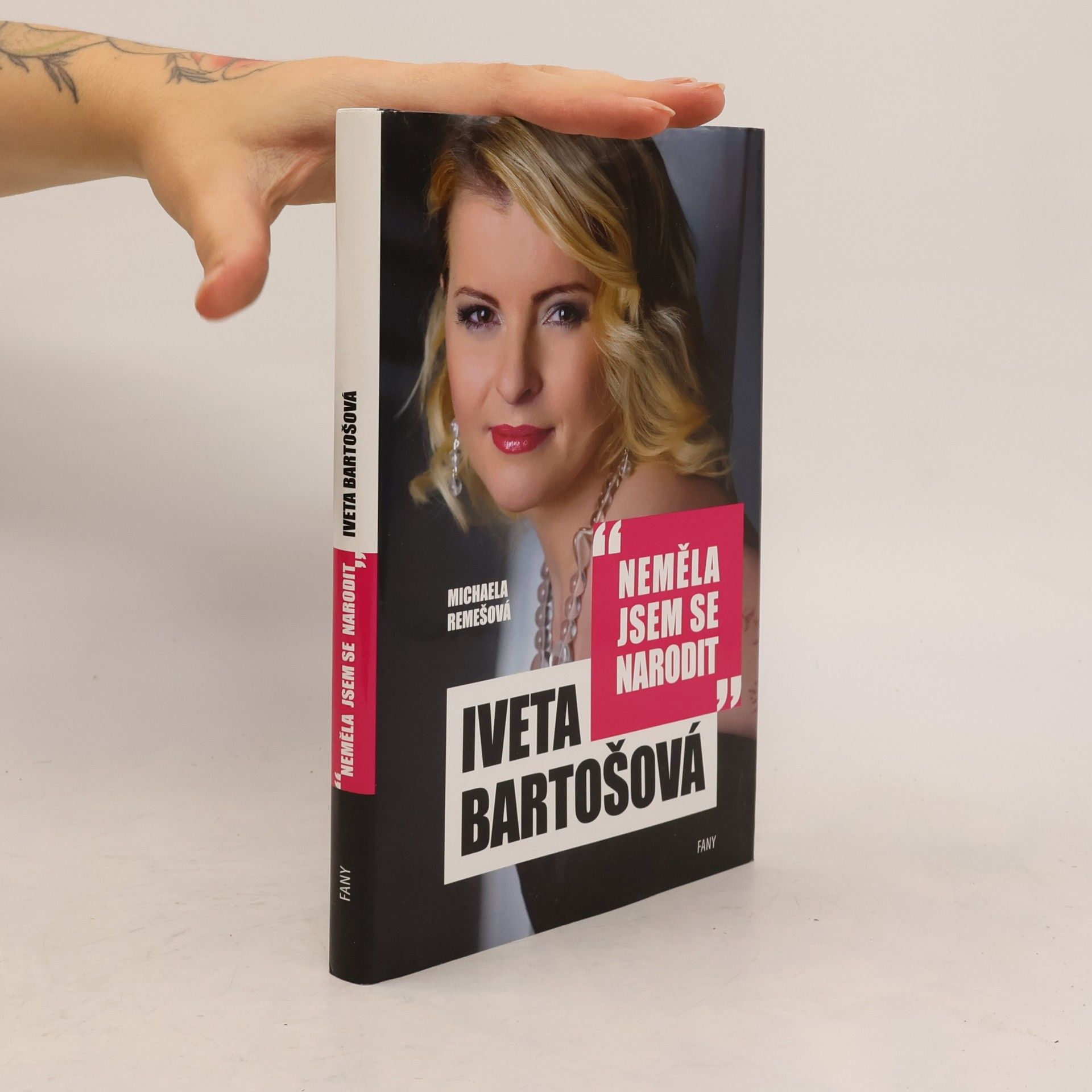 Bartošová Iveta Iveta Bartošová. Neměla jsem se narodit